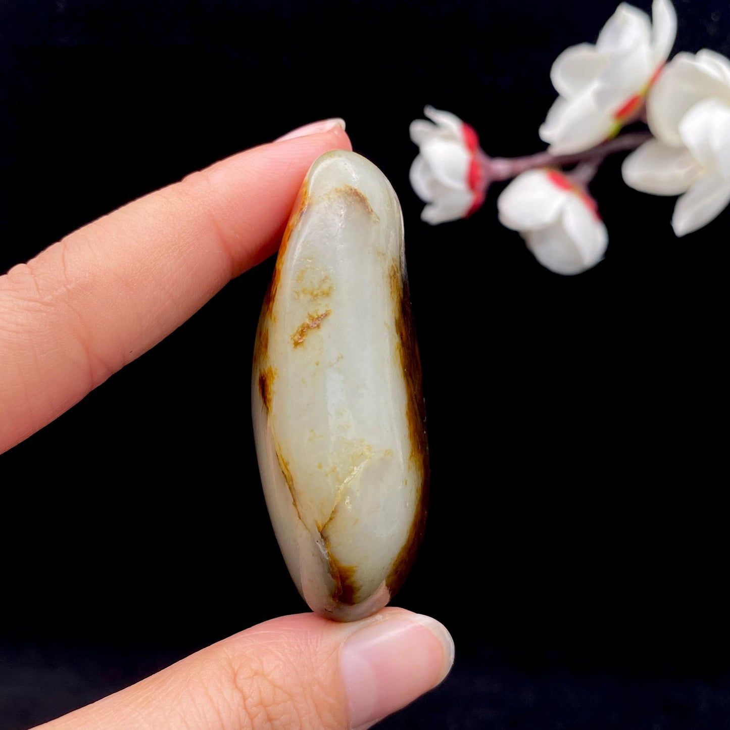 和田玉聚红皮籽料原石(61.3g)