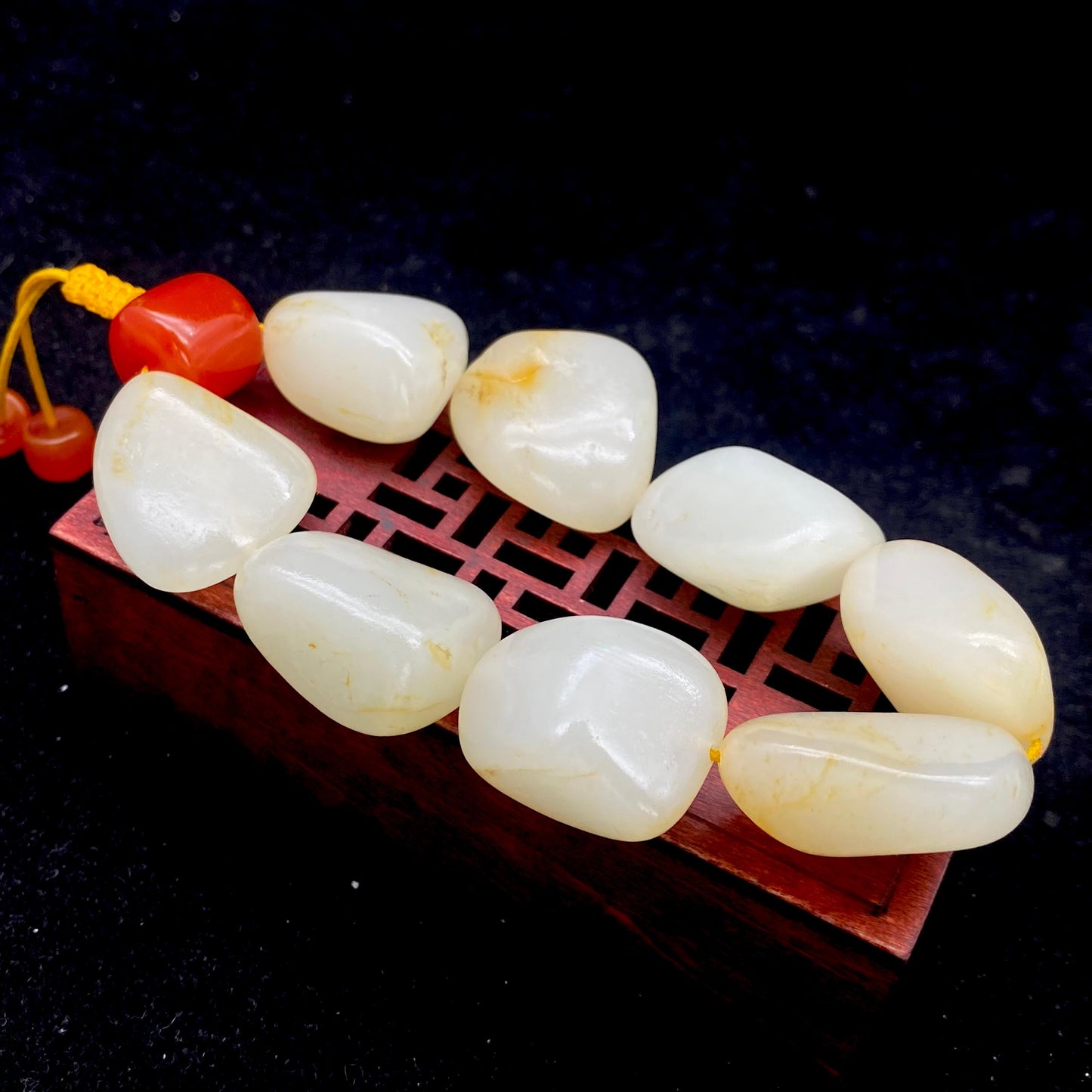 和田玉洒金皮【精品手串】(104.1g)