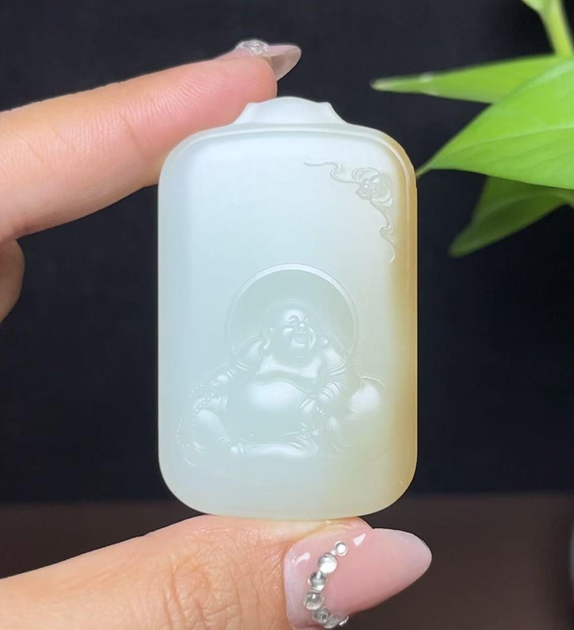 和田玉且末糖羊脂玉佛公(35.5g)