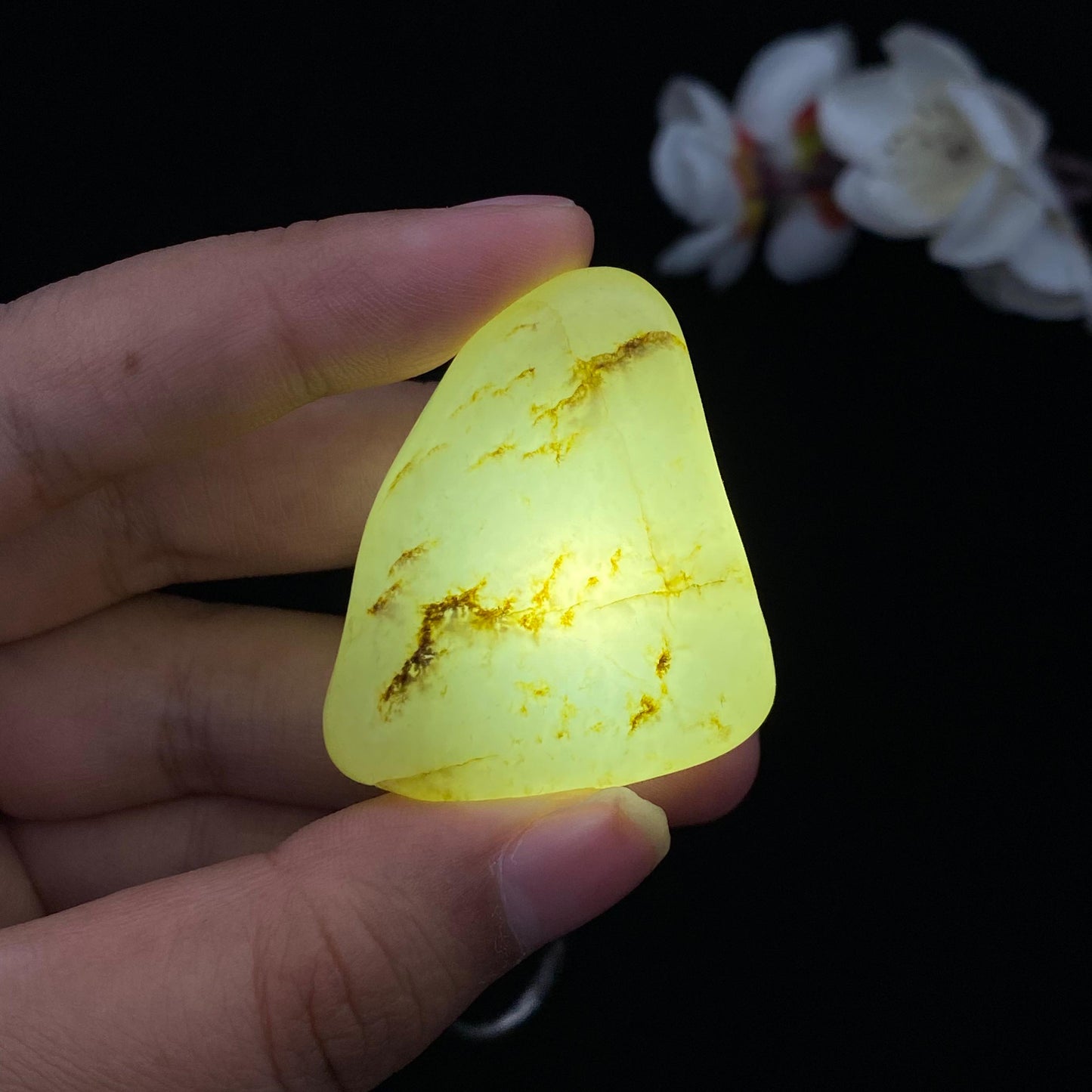 和田玉黄皮籽料挂件(29.2g)