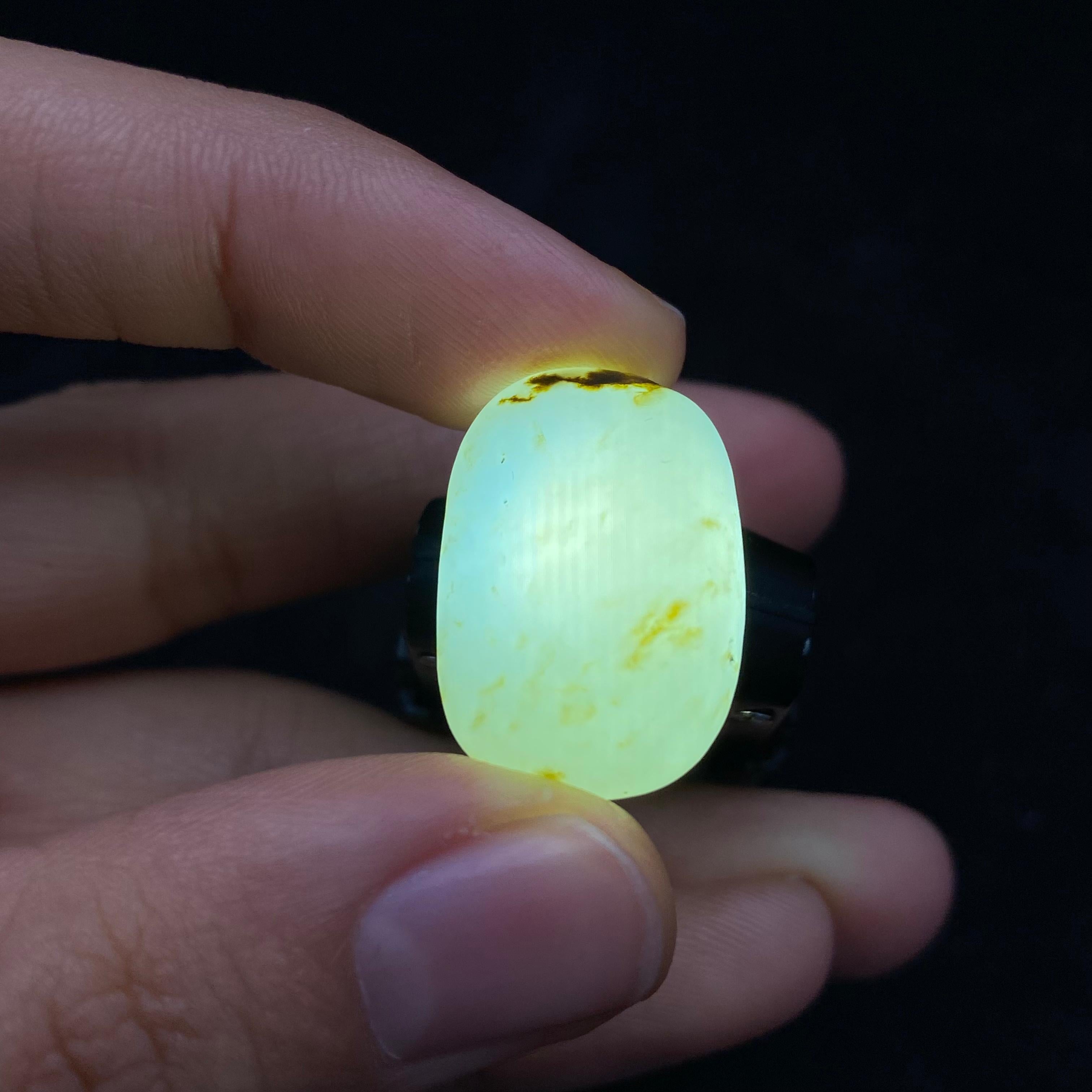 和田玉黑皮籽料吊坠籽(6.5g)