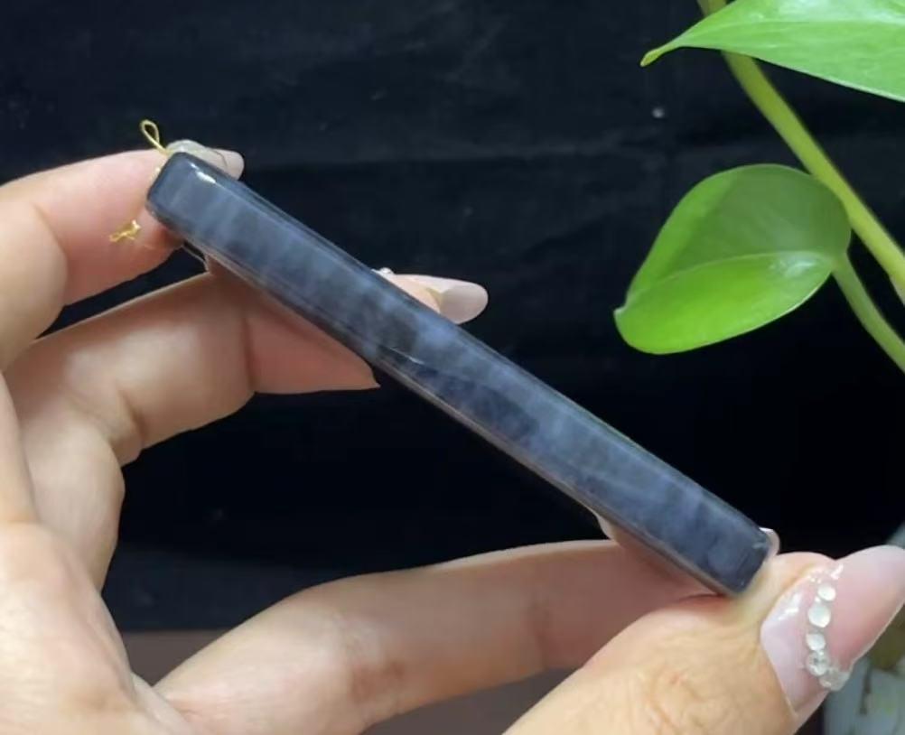 和田玉籽料意境青花平安无事牌(60.7g)