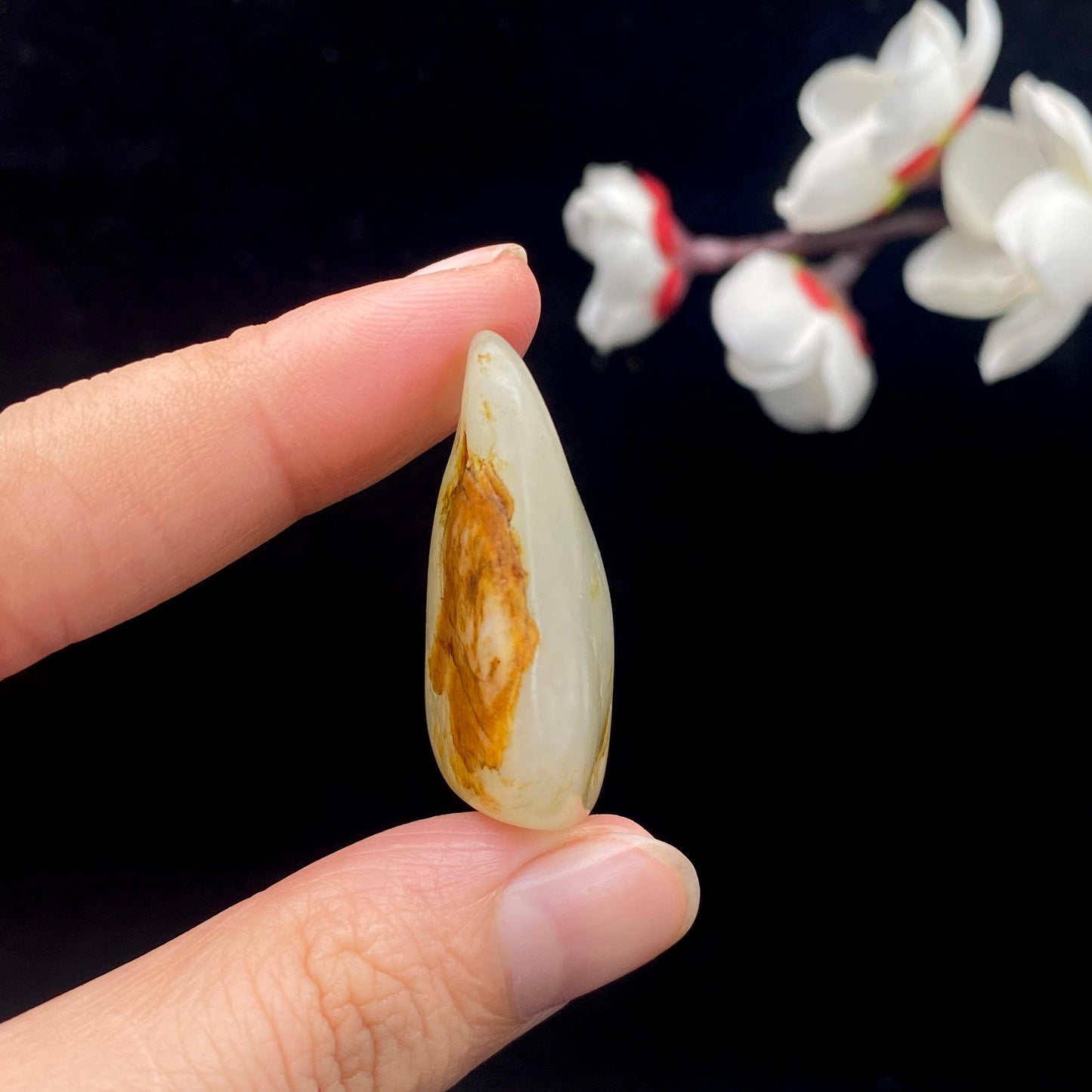 【超值推荐】和田玉聚黄皮籽料原石(11.8g)