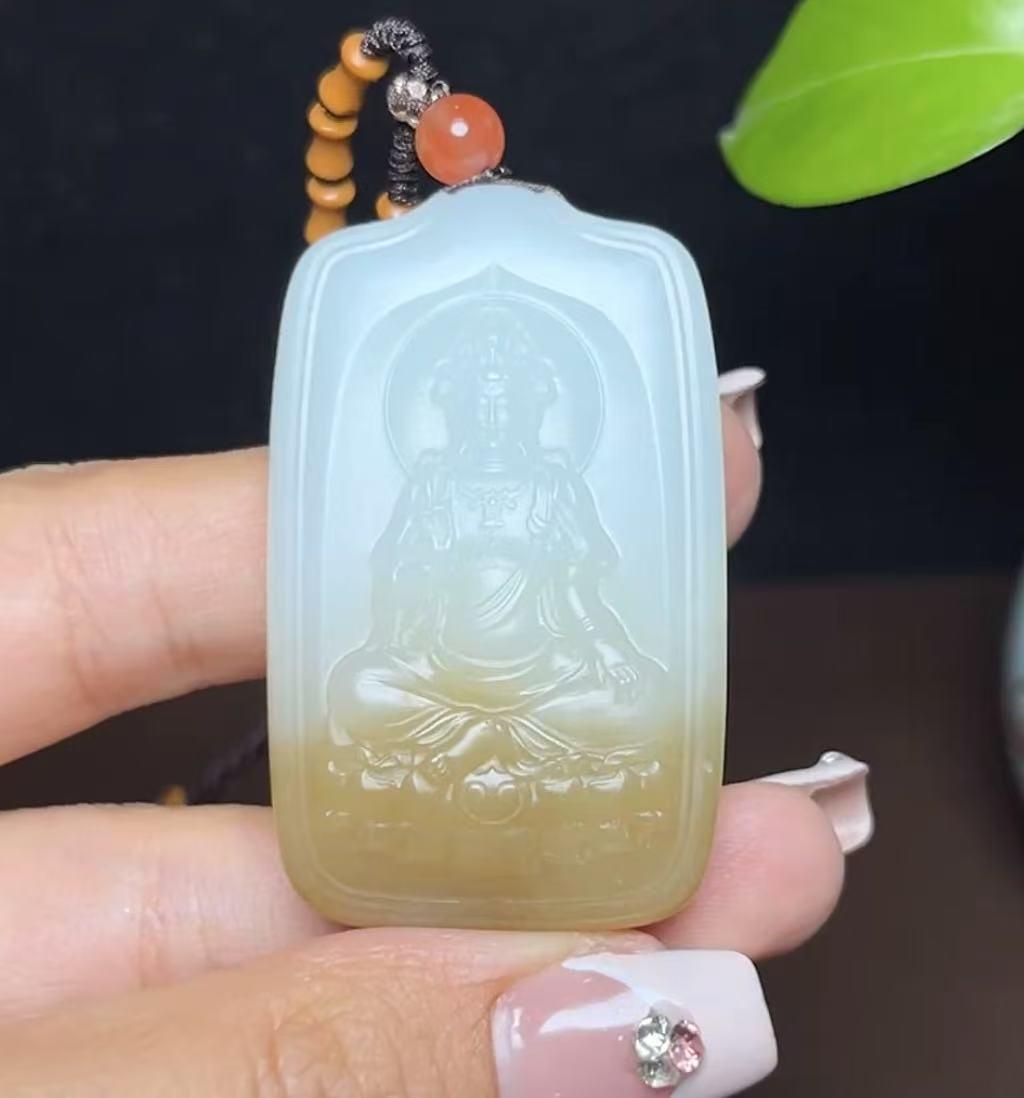 新疆和田玉且末糖白羊脂玉观音山水牌(38.2g)
