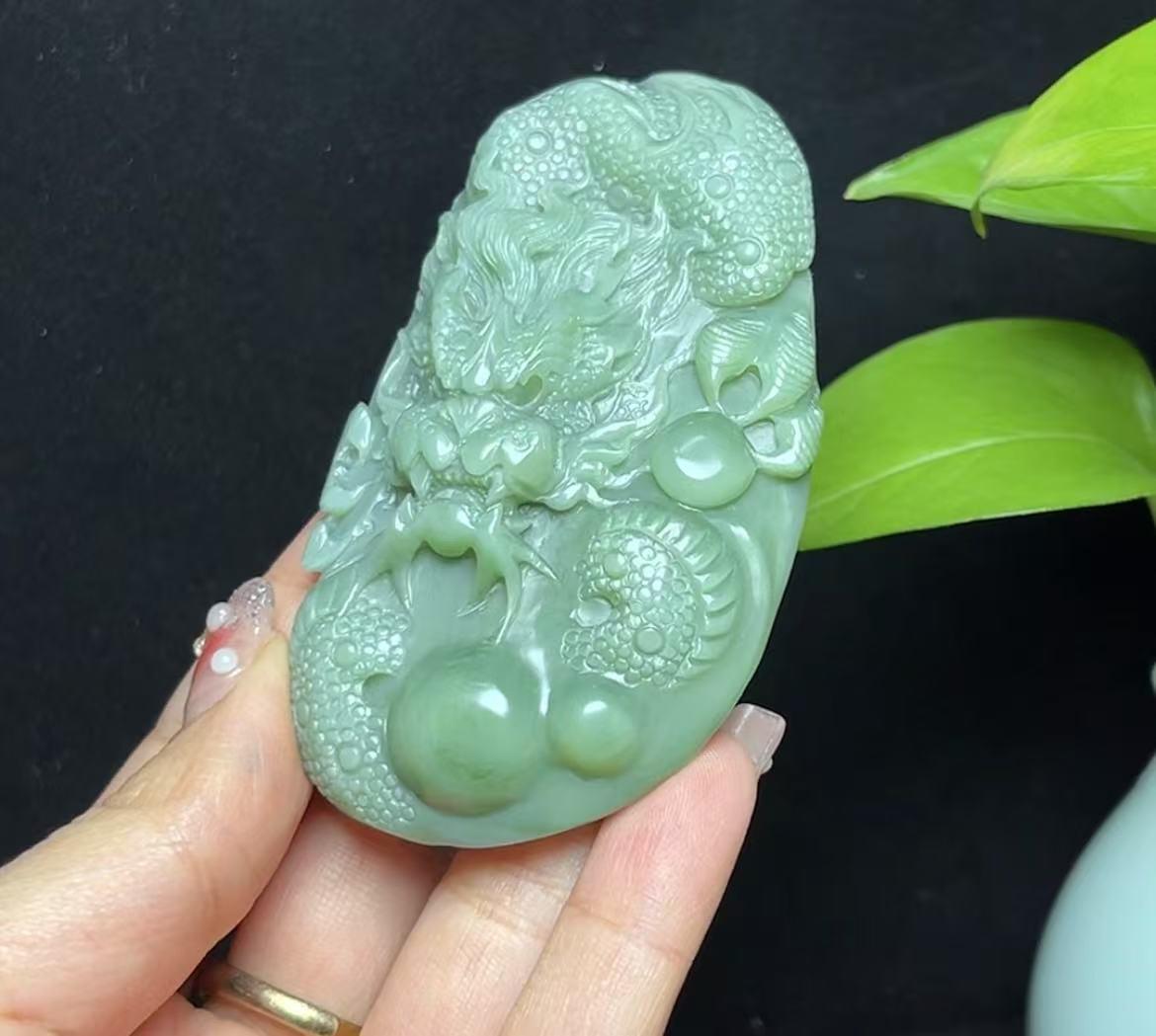 和田玉鸭蛋青手把件龙牌(96.7g)