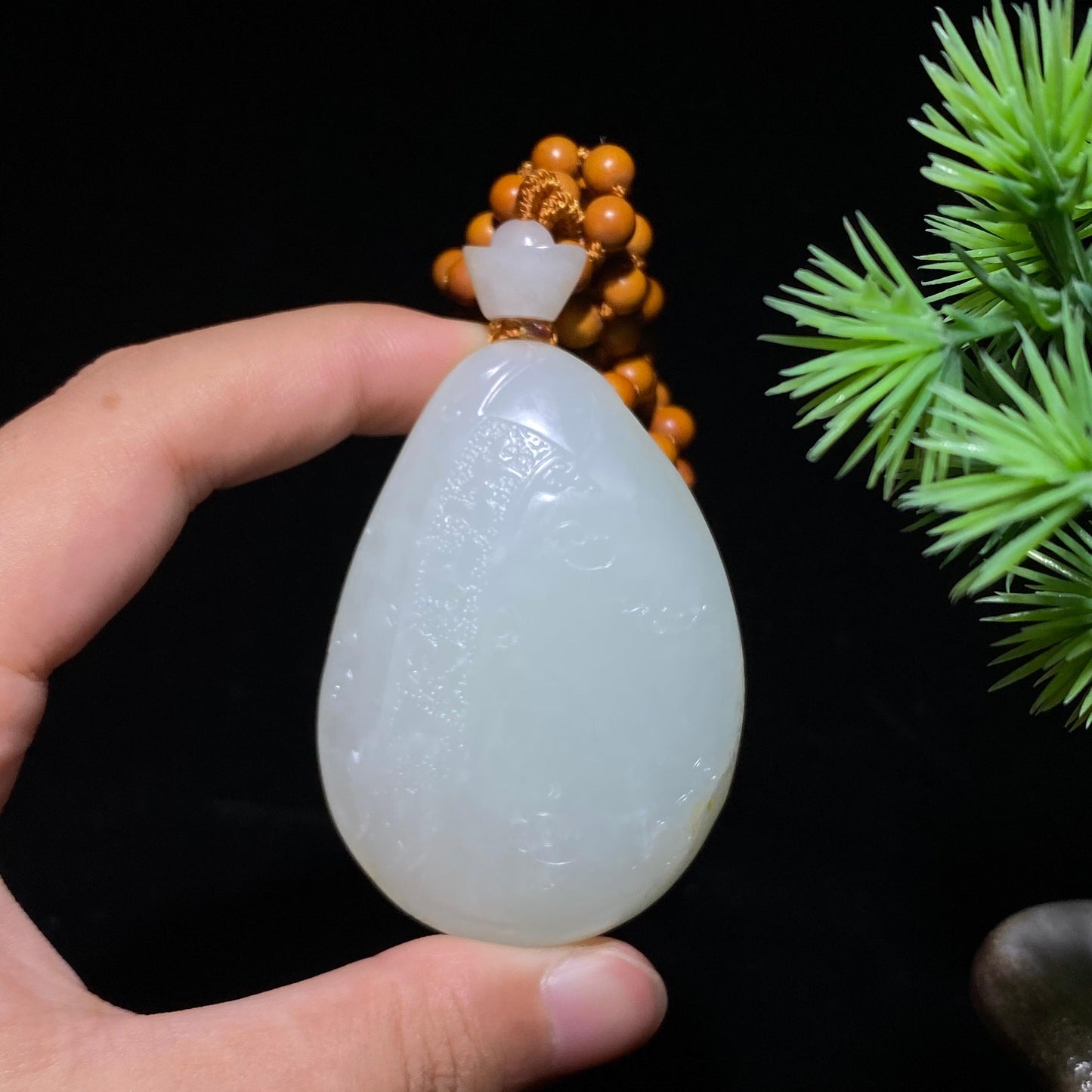 和田玉籽料观音(65.3g)