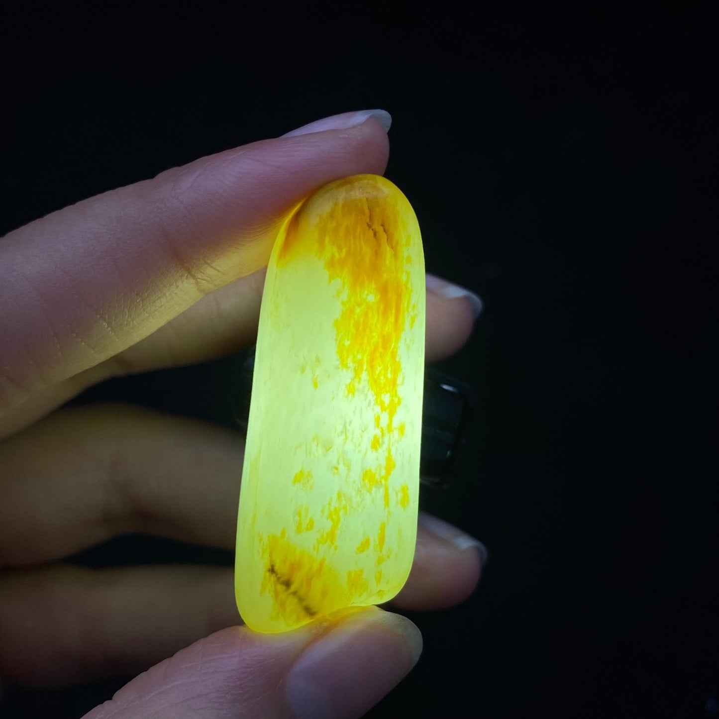 和田玉洒金皮籽料原石(20.4g)