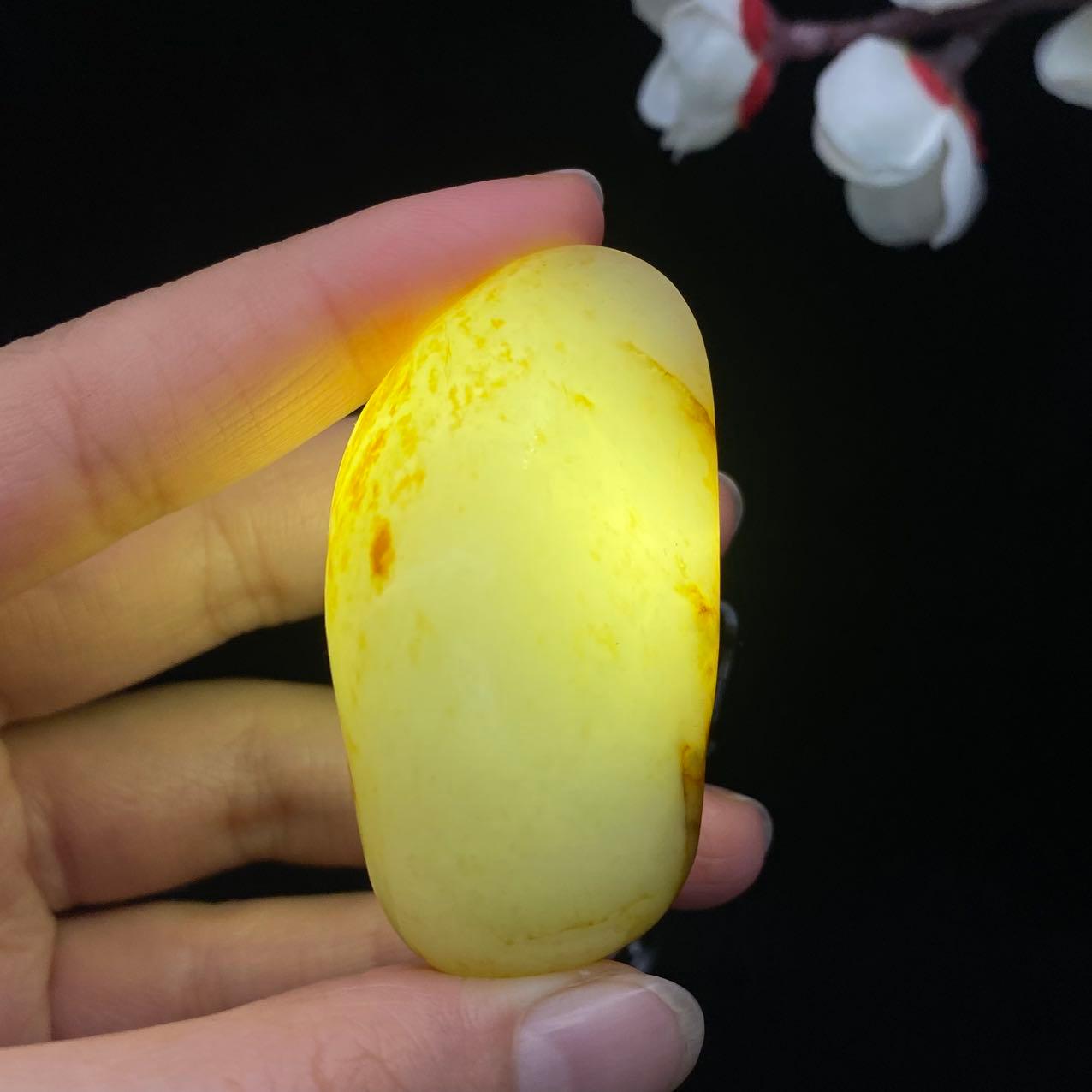 和田玉洒金皮籽料原石(49.4g)