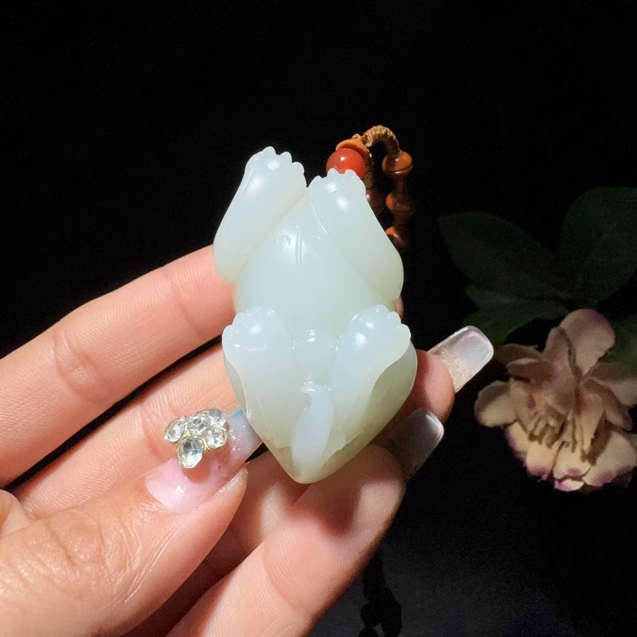 和田玉籽料挂件貔貅(65.8g)