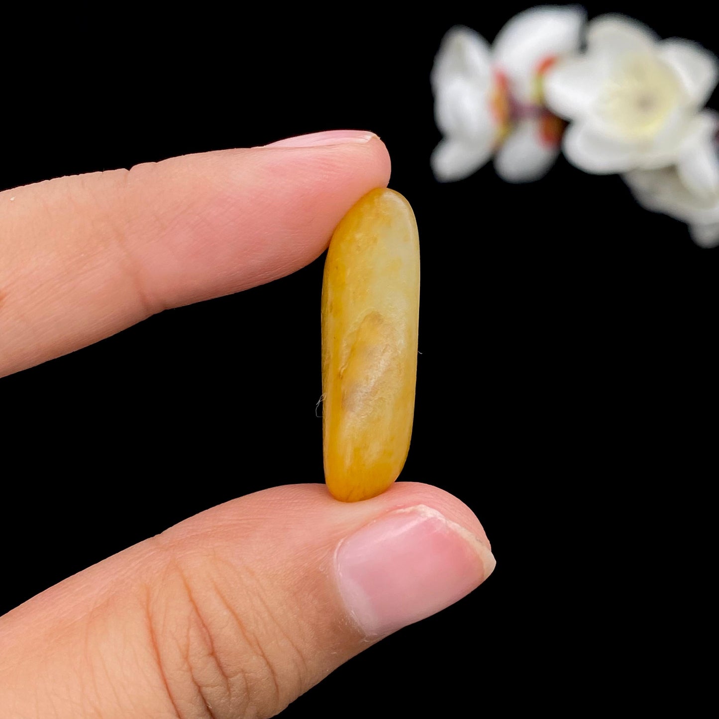 和田玉黄皮籽料原石(5.7g)