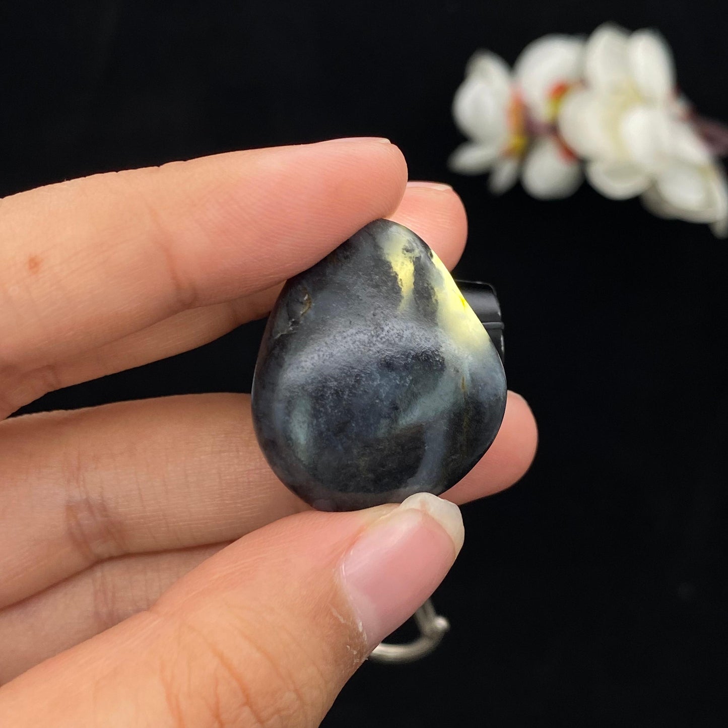和田玉青花籽料原石(10.2g)
