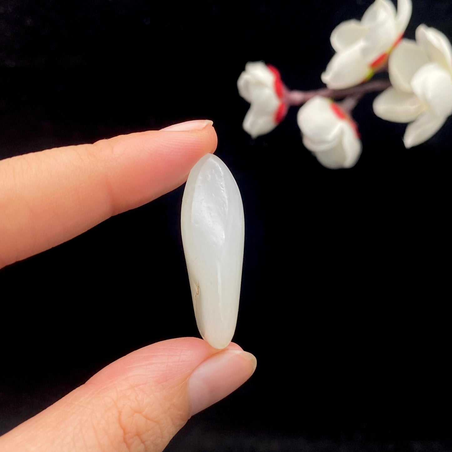 和田玉白玉籽料原石(7.8g)