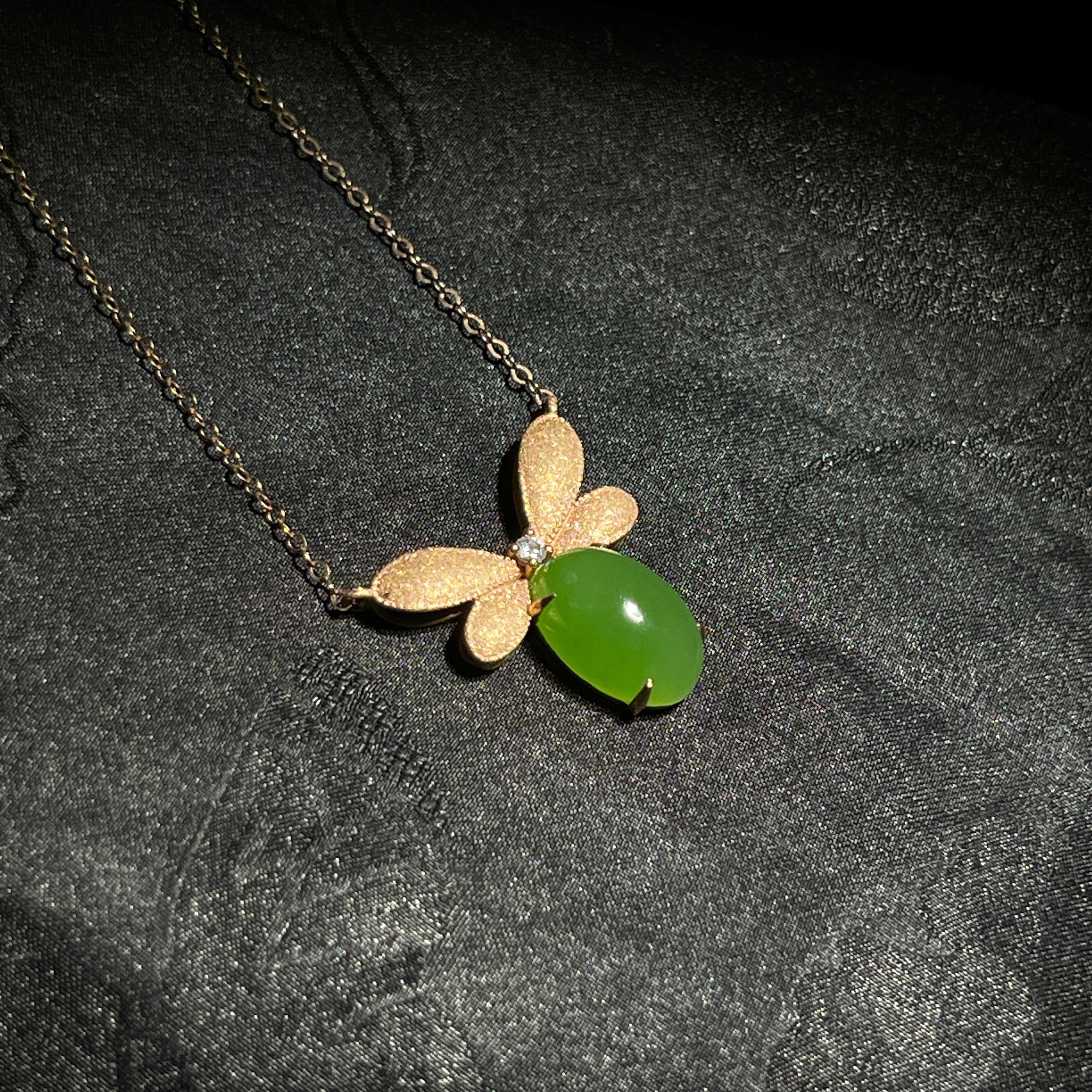 和田玉碧玉苹果绿金镶蜜蜂锁骨链(g)