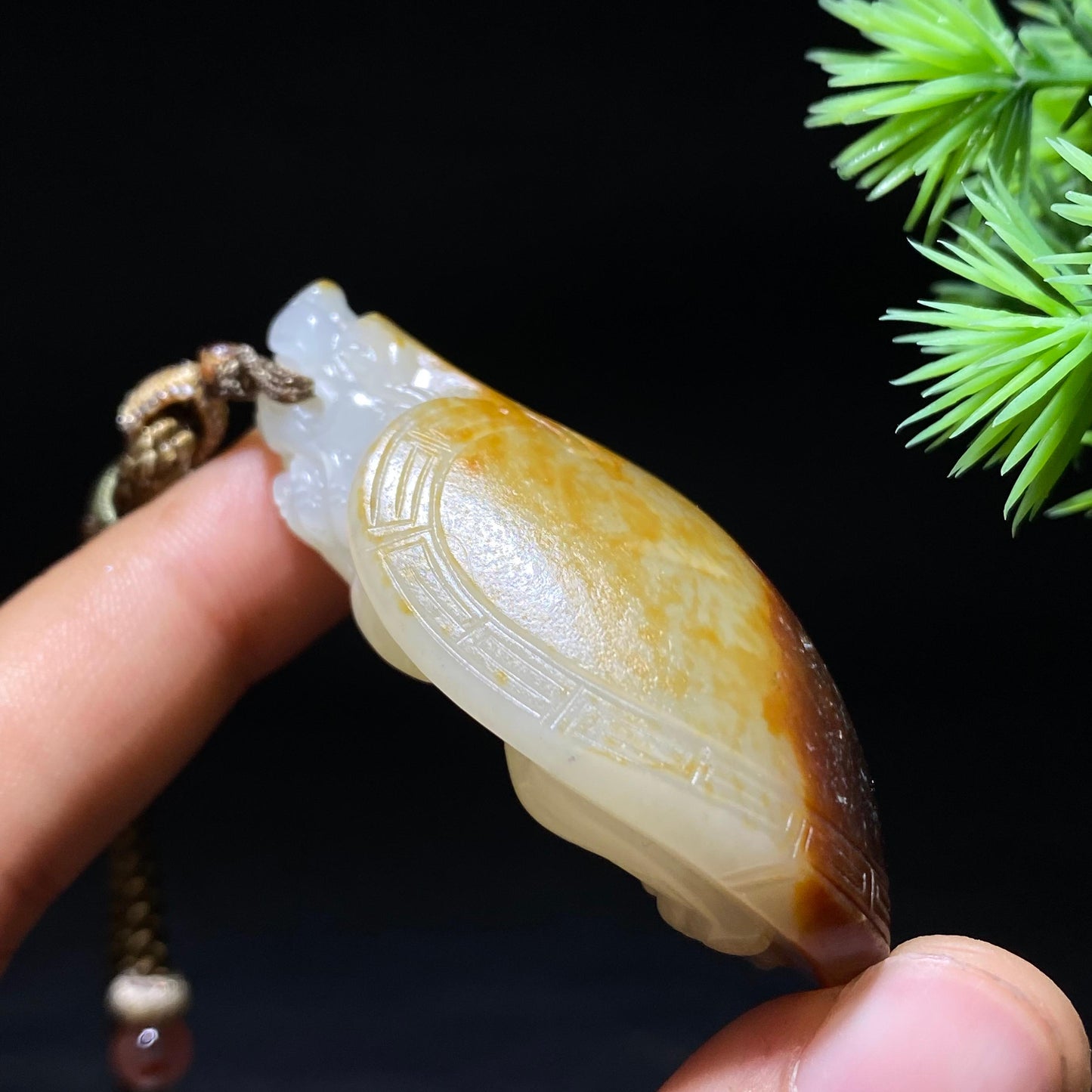 和田玉籽料龙龟挂件(37.1g)