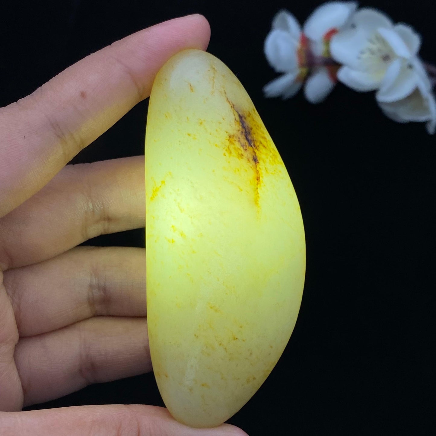 和田玉洒金皮籽料手把件(78.7g)