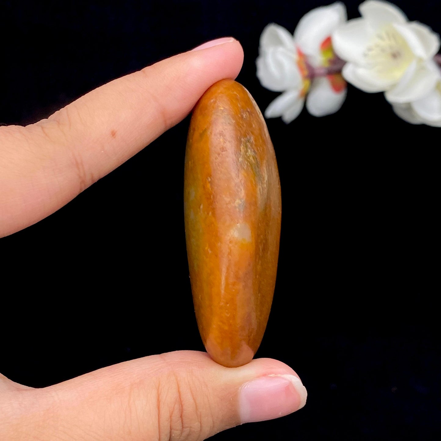 和田玉黄沁皮籽料原石(61.8g)
