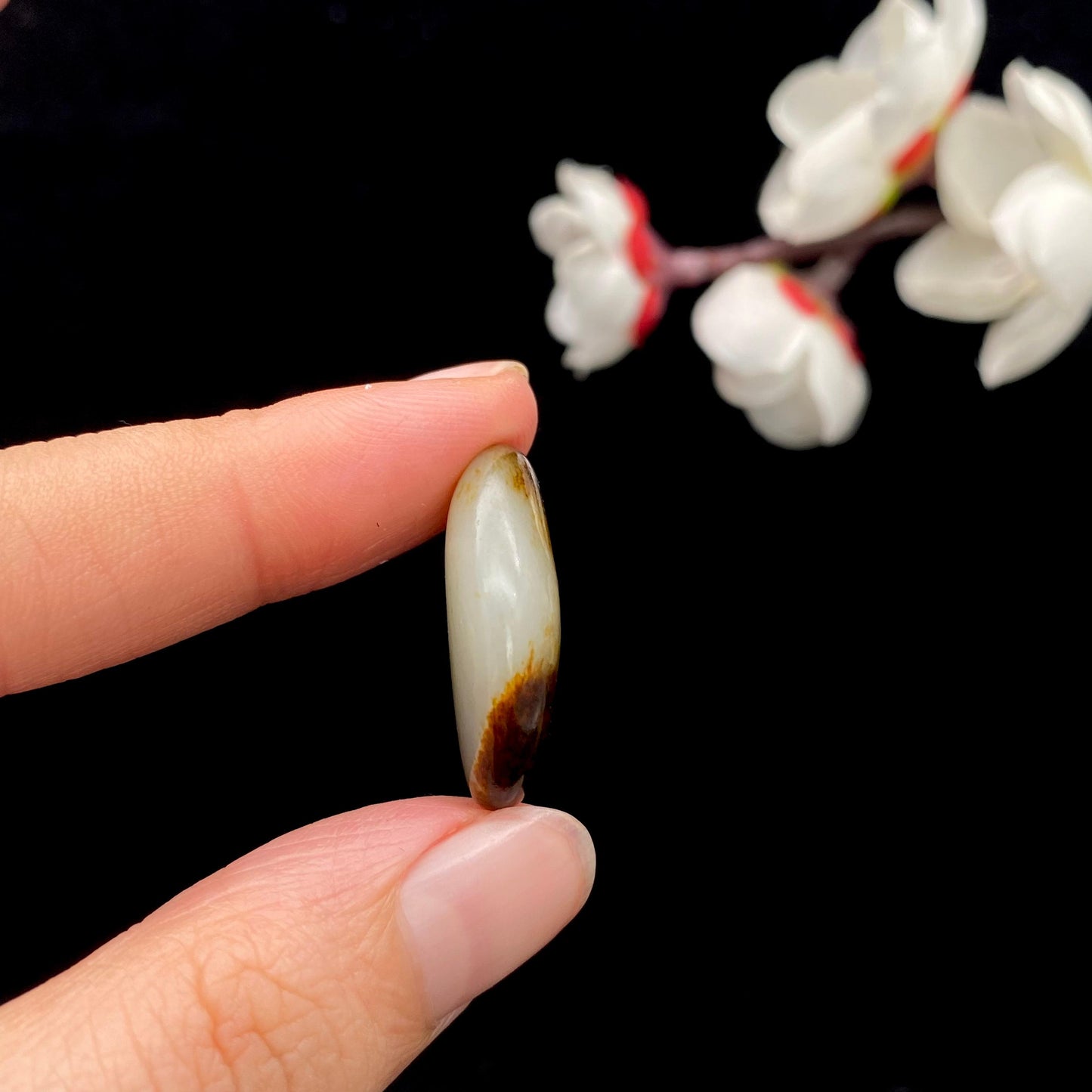 和田玉聚红皮籽料原石(4.5g)