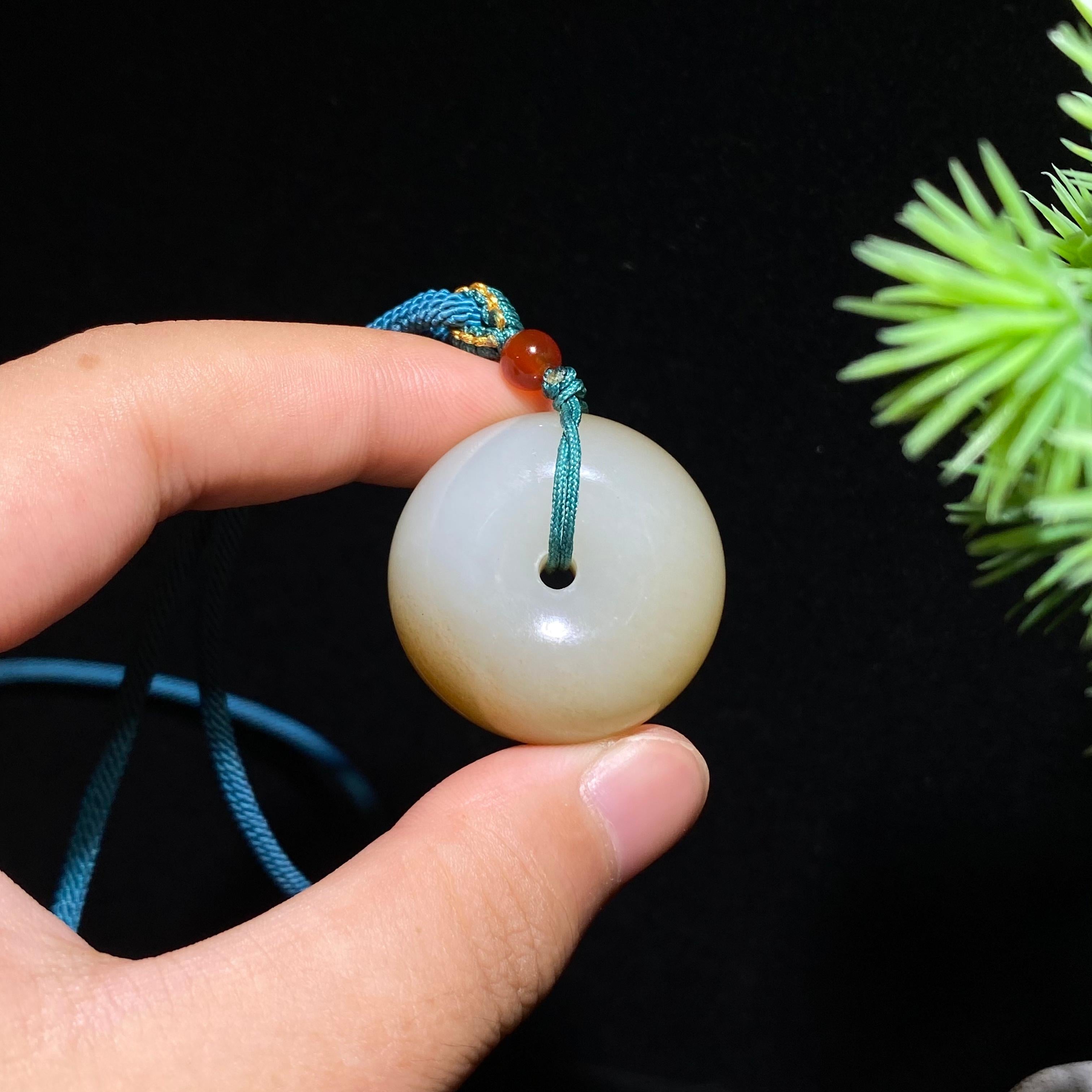 和田玉籽料平安扣(23.8g)