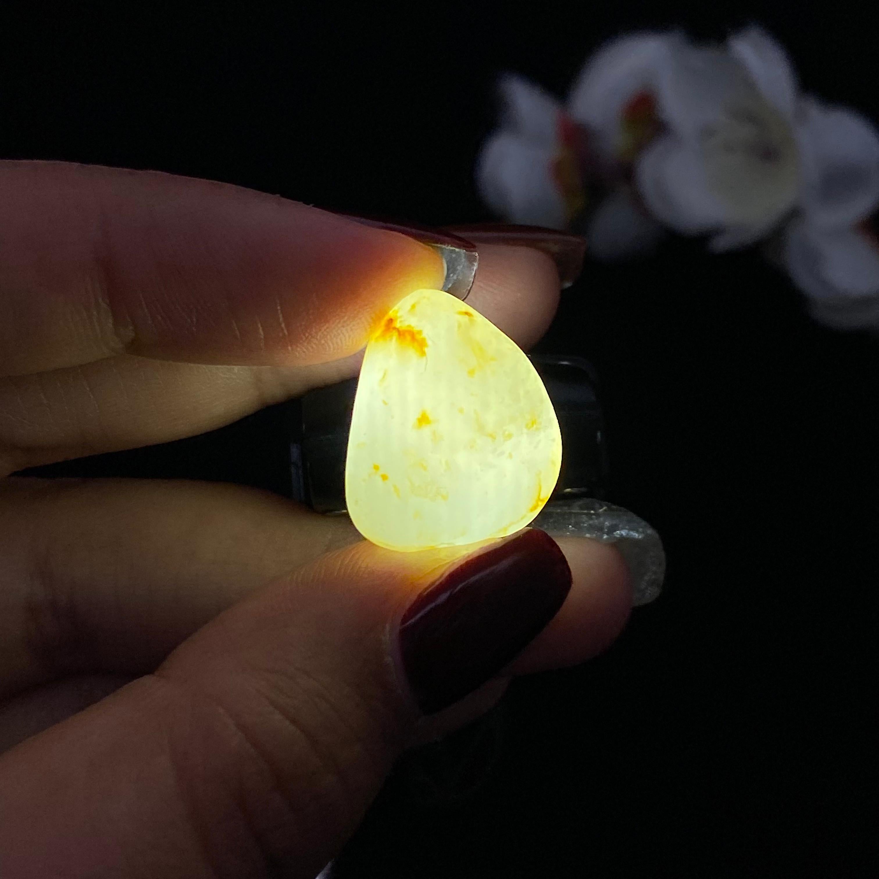 和田玉洒金皮籽料原石(5.3g)