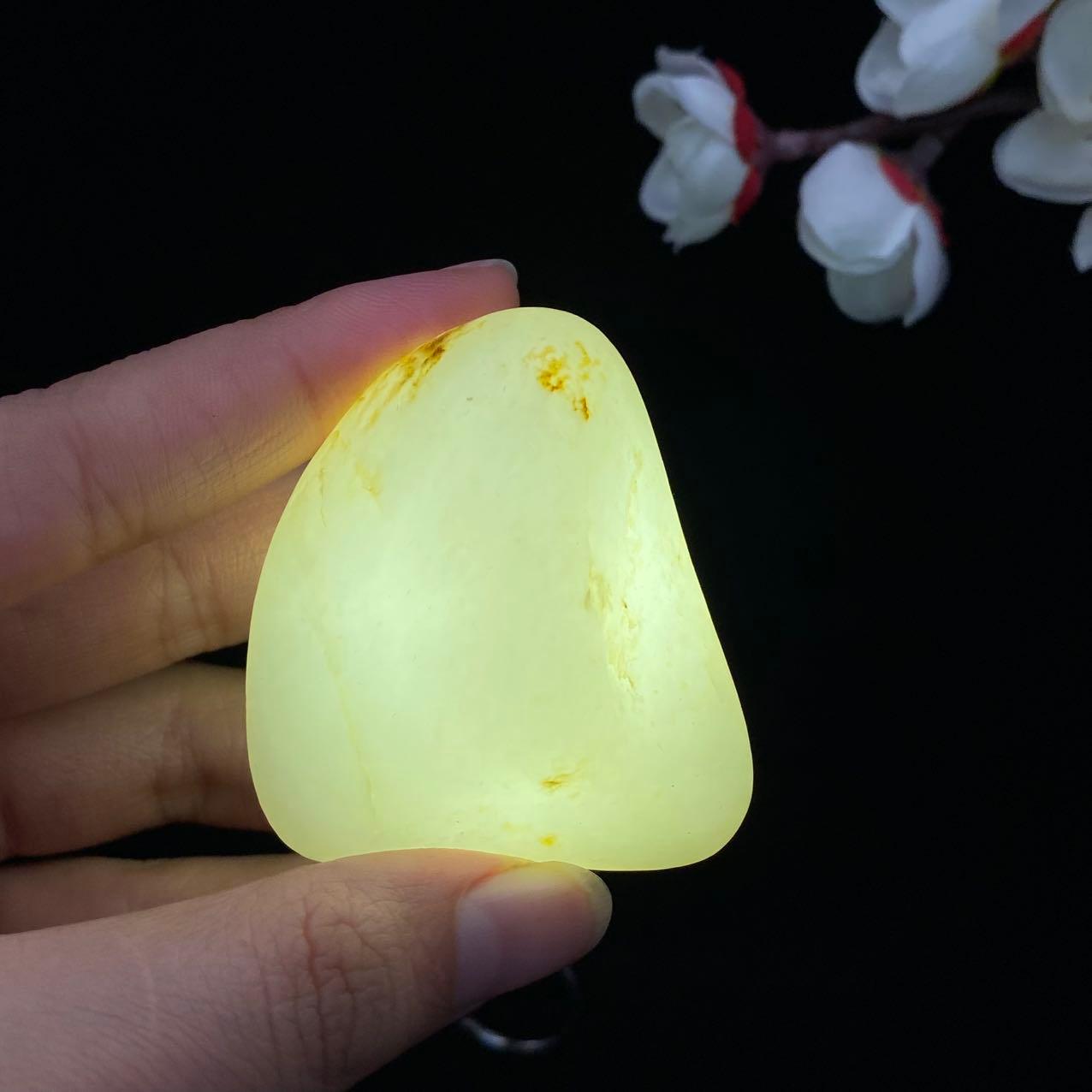 和田玉洒金皮籽料原石(62.8g)