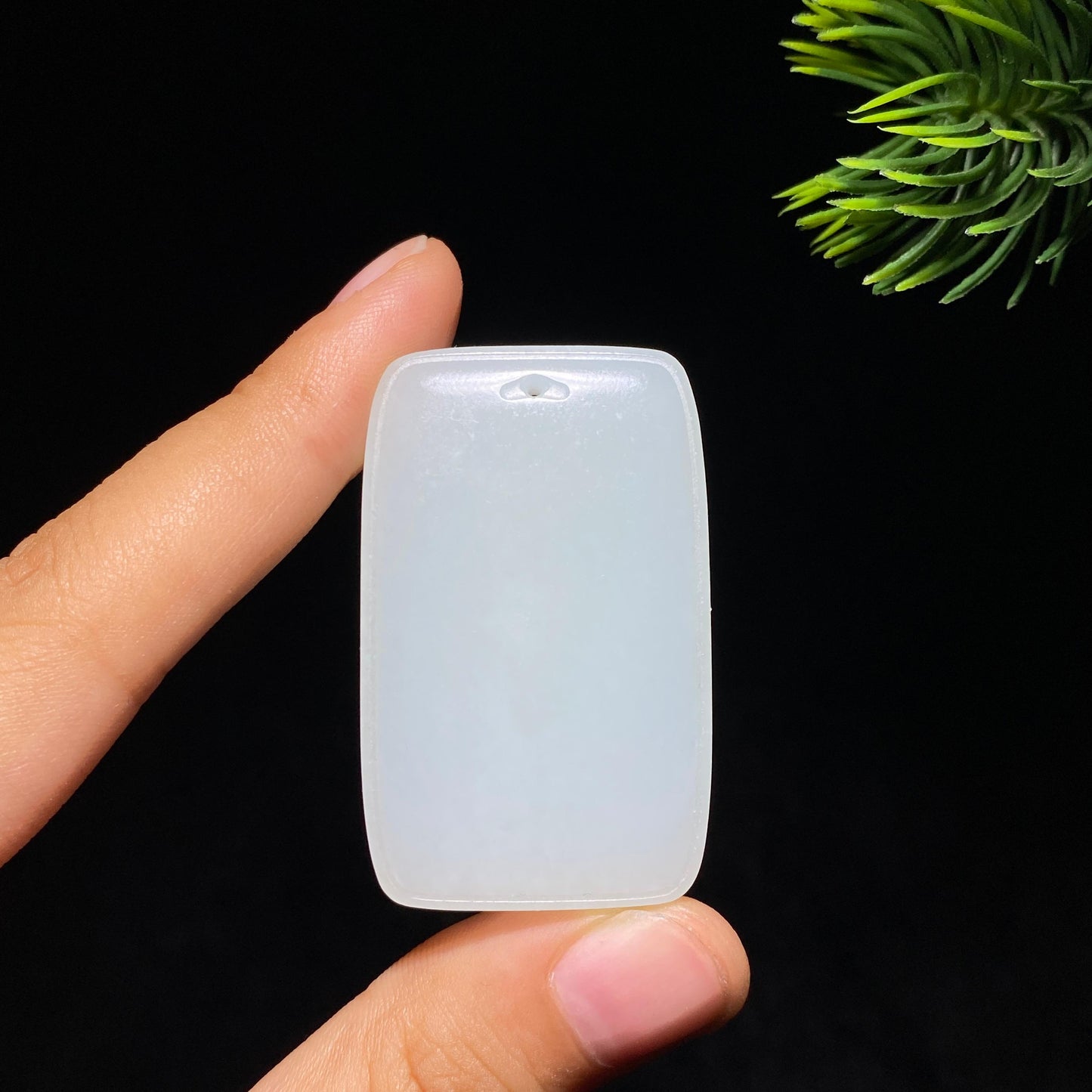 和田玉羊脂白玉无事牌(24.8g)
