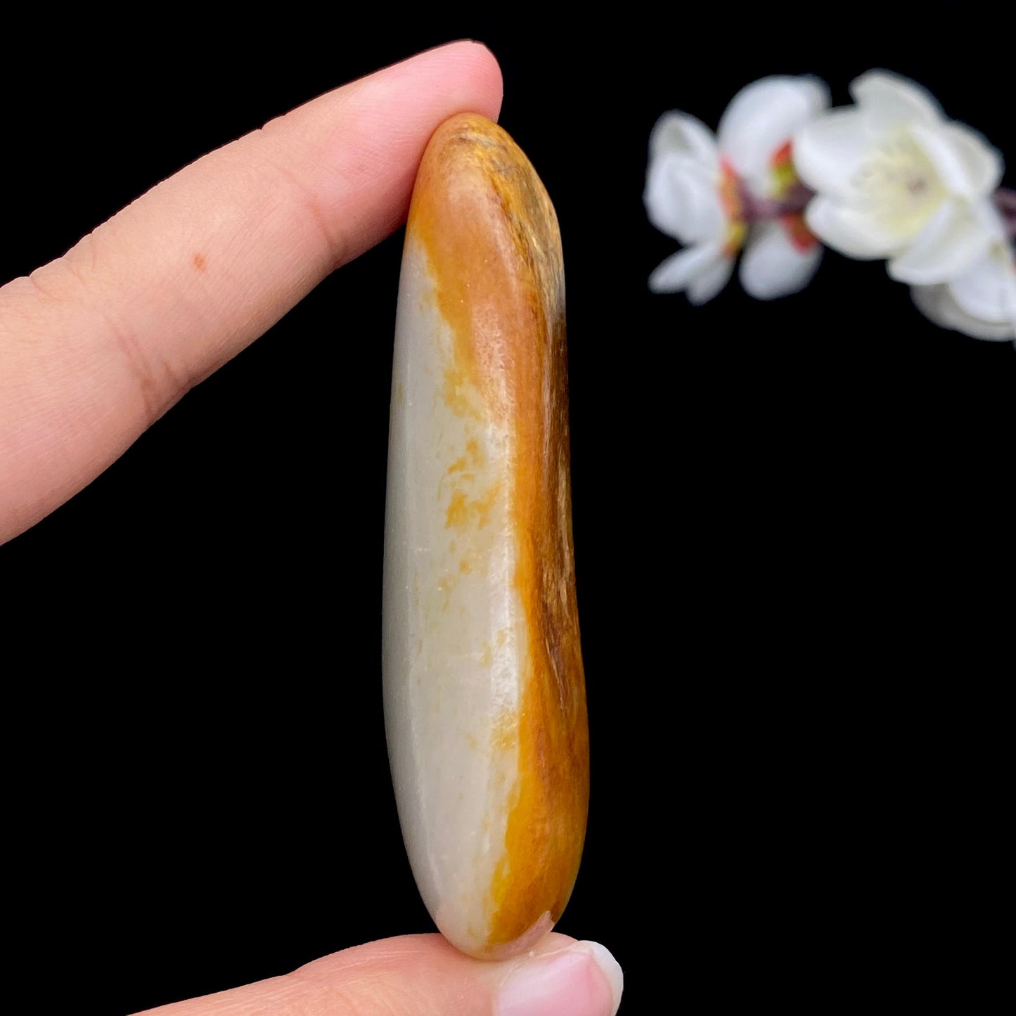 和田玉聚黄皮籽料手把件(75.1g)