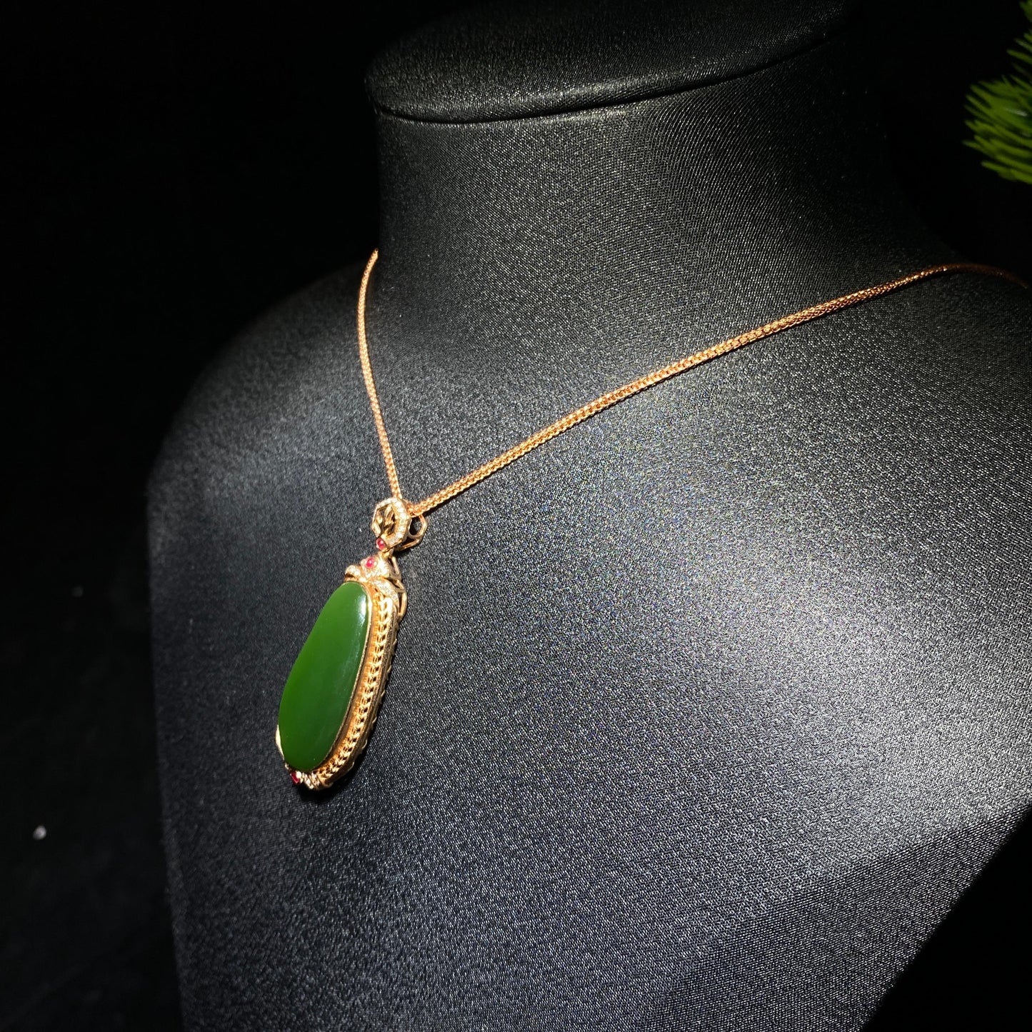 和田玉碧玉猫眼18k镶金项链(11.2g)