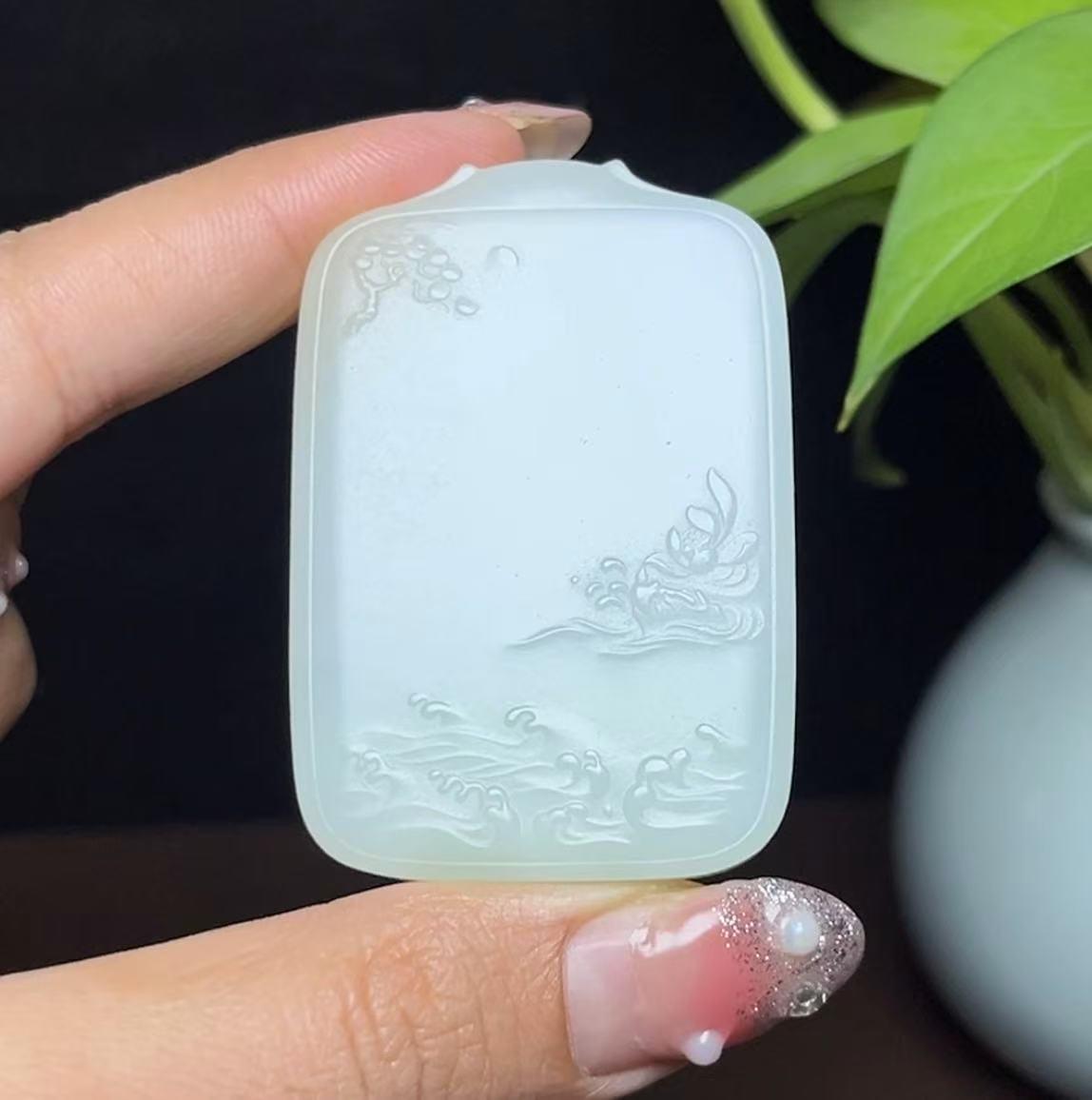 新疆和田玉特色三色料且末糖带翠羊脂玉山水牌(47.3g)