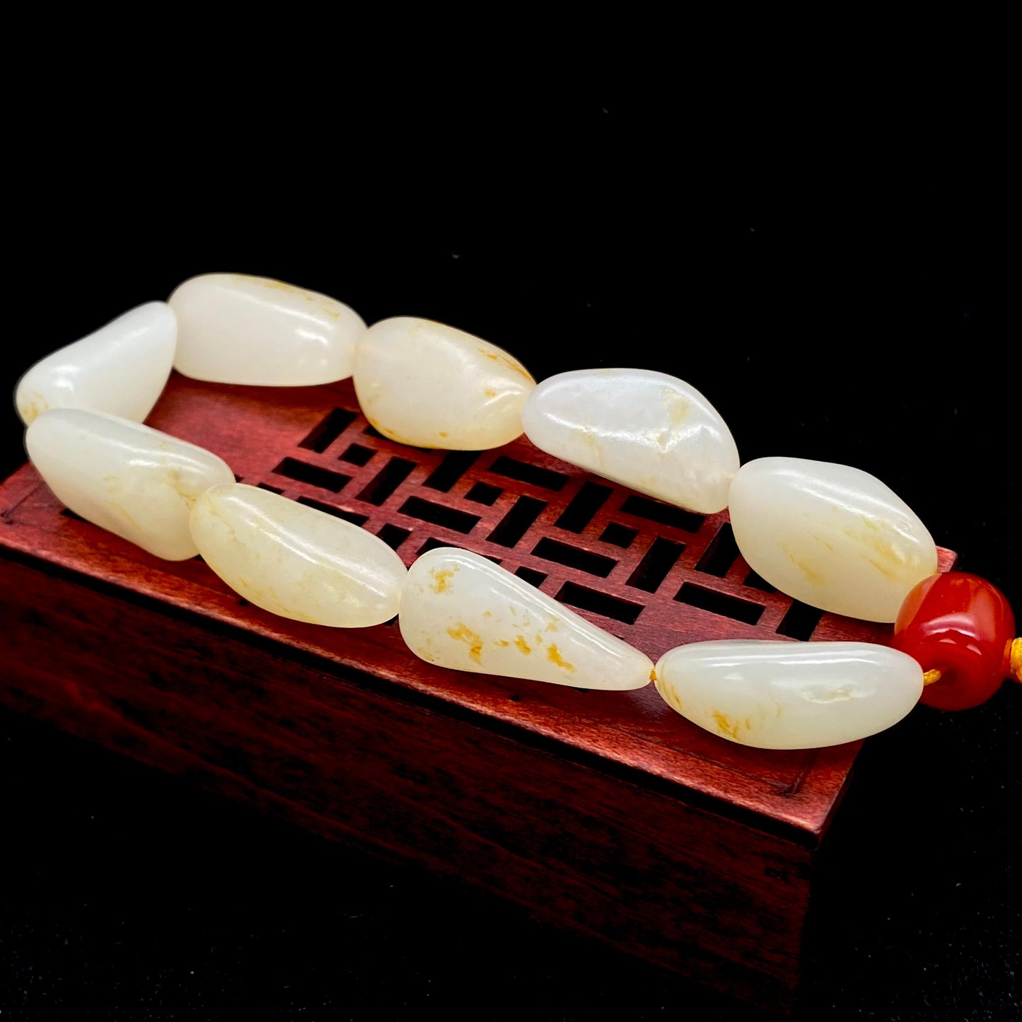 和田玉洒金皮【精品手串】(53.8g)