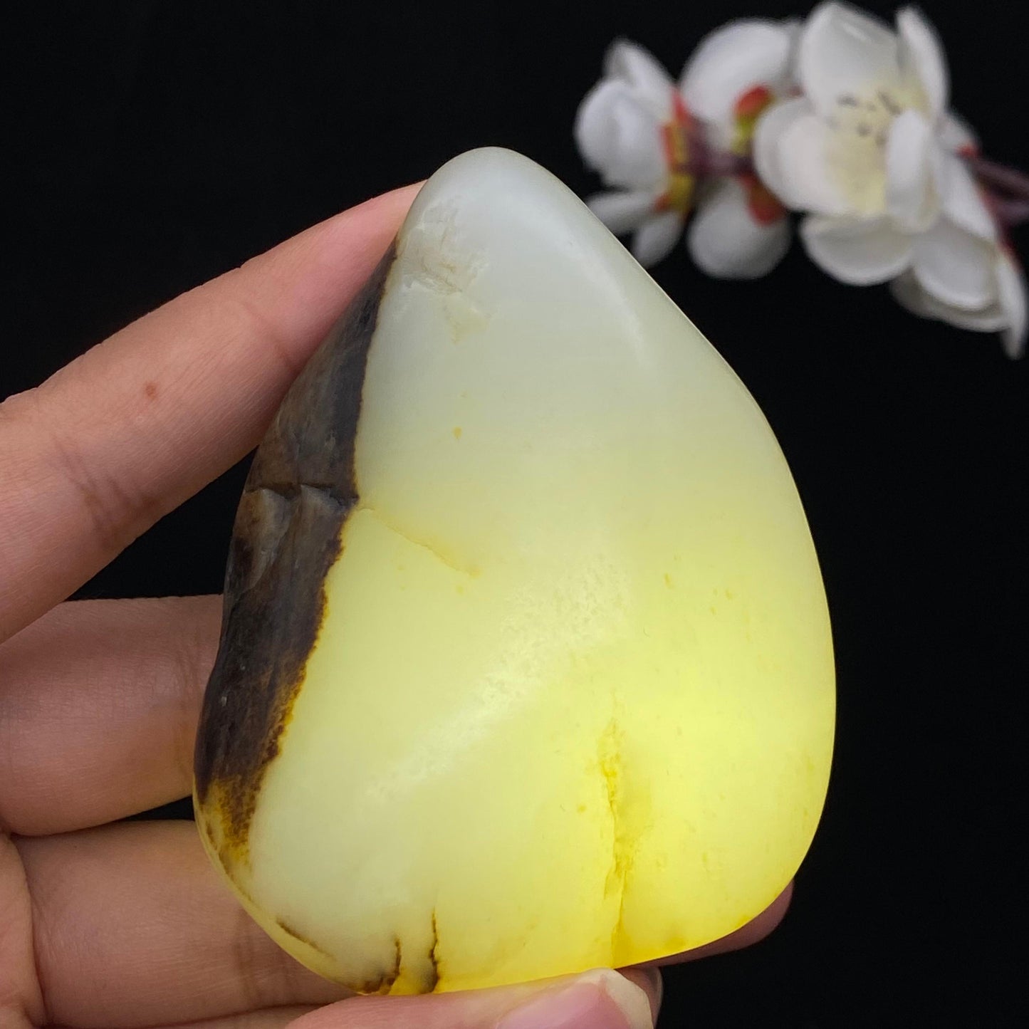 和田玉聚黄皮籽料手把件(166.2g)