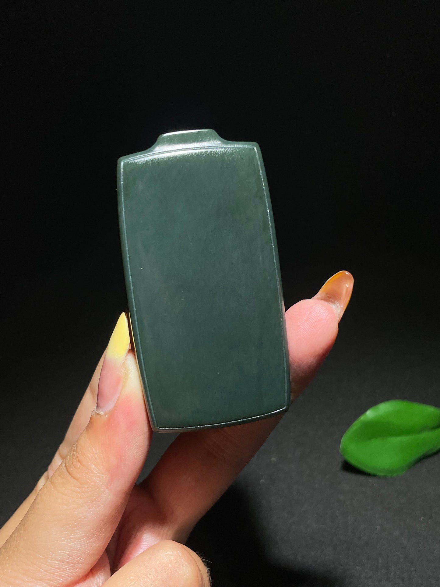 和田玉沙枣青无事牌(75.0g)
