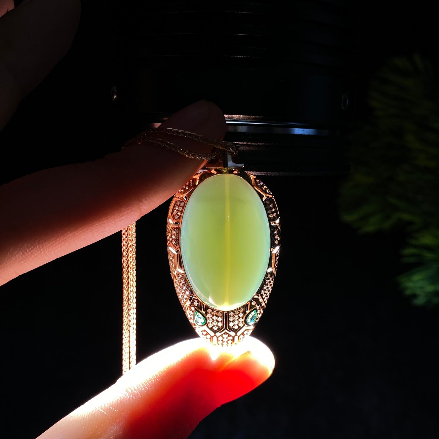 和田玉18k金碧玉猫眼钻石项链(13.9g)
