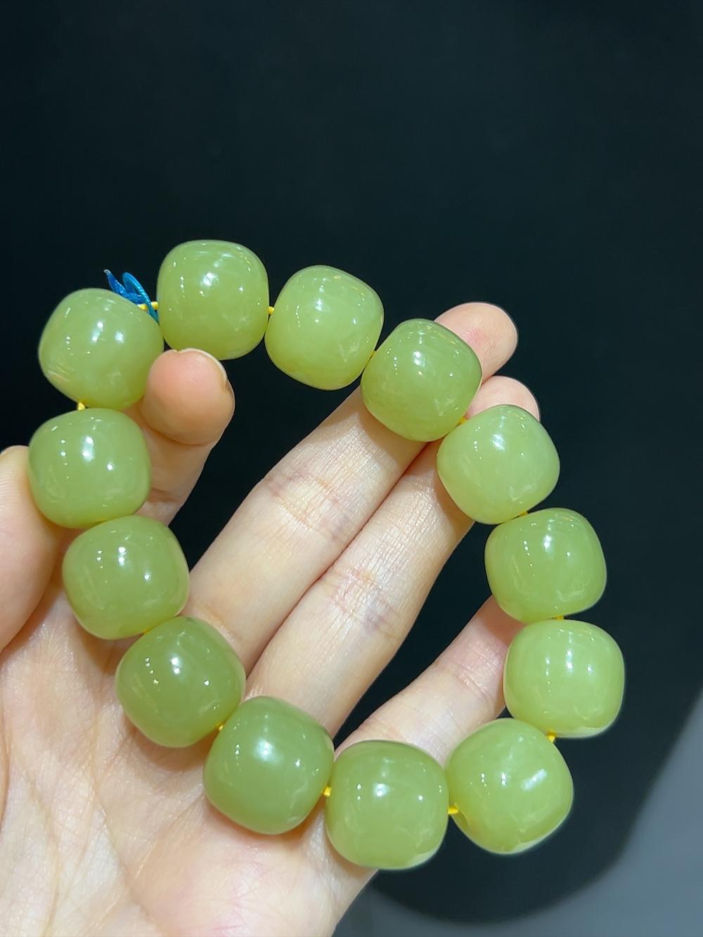 和田玉黄玉老型珠手串(88.2g)