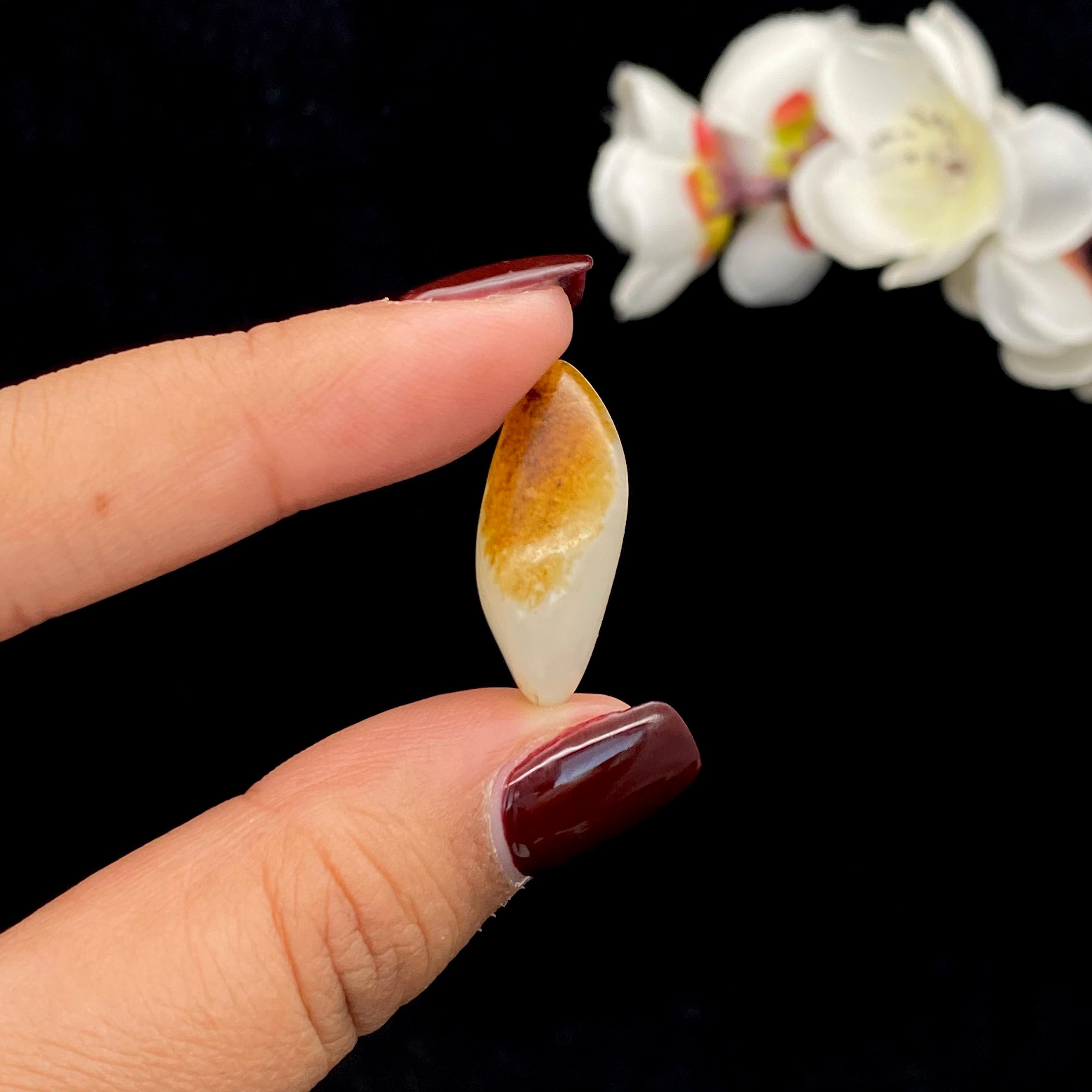 和田玉聚黄皮籽料原石(4.4g)