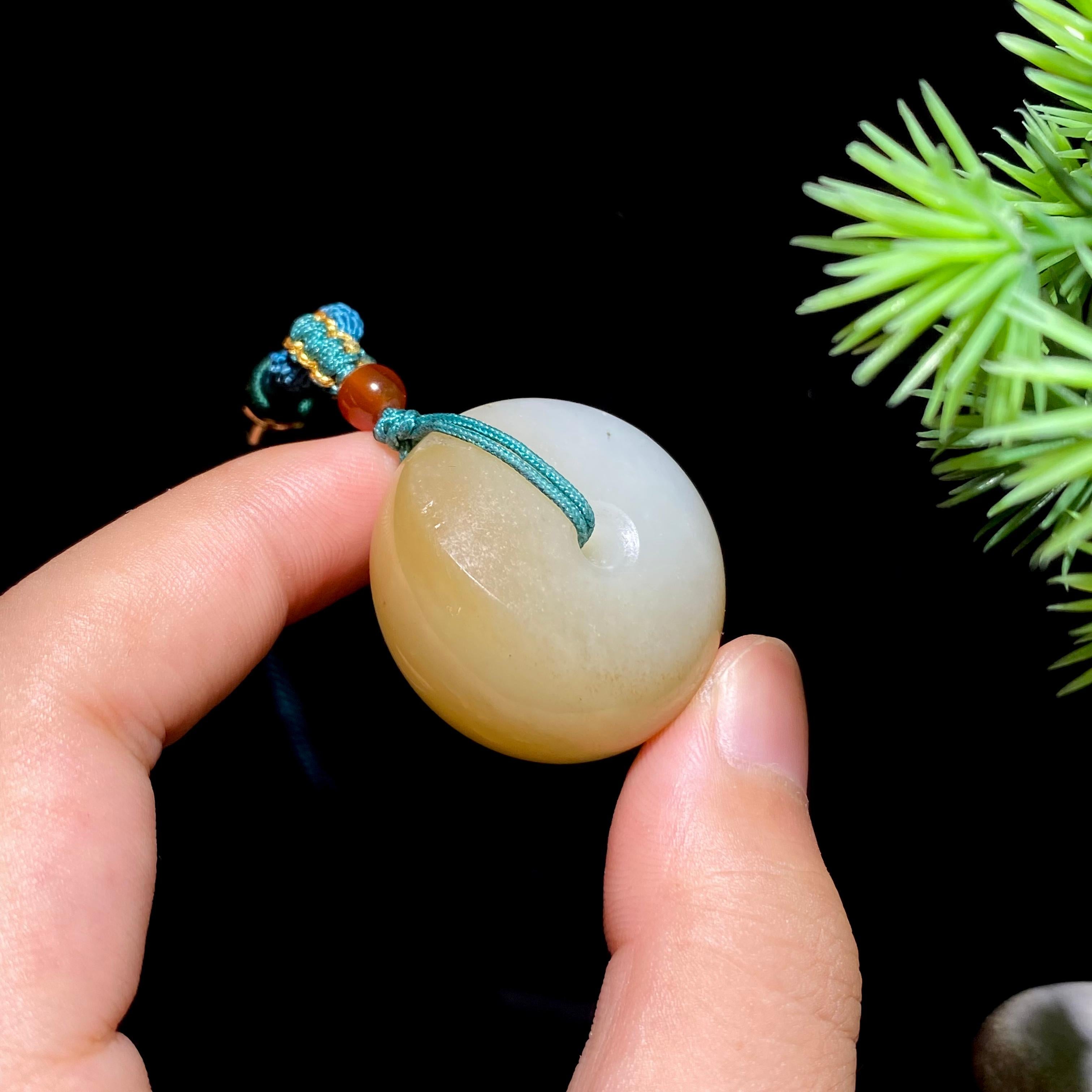 和田玉籽料平安扣(23.8g)