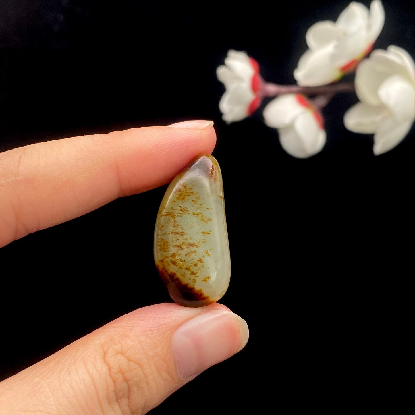 和田玉聚红皮籽料吊坠籽(8.7g)