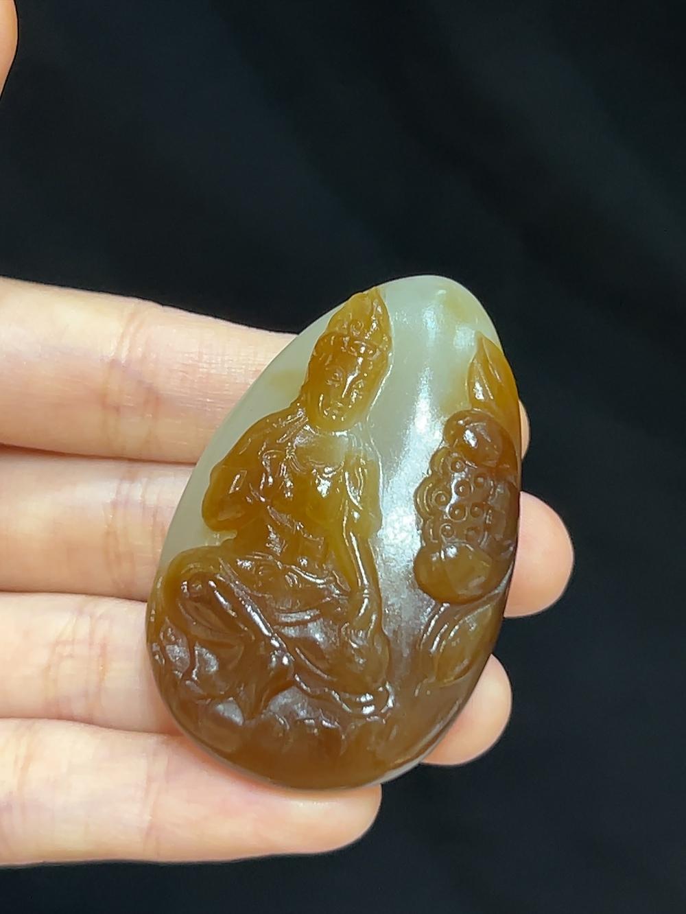 和田玉且末料糖白观音(40.3g)