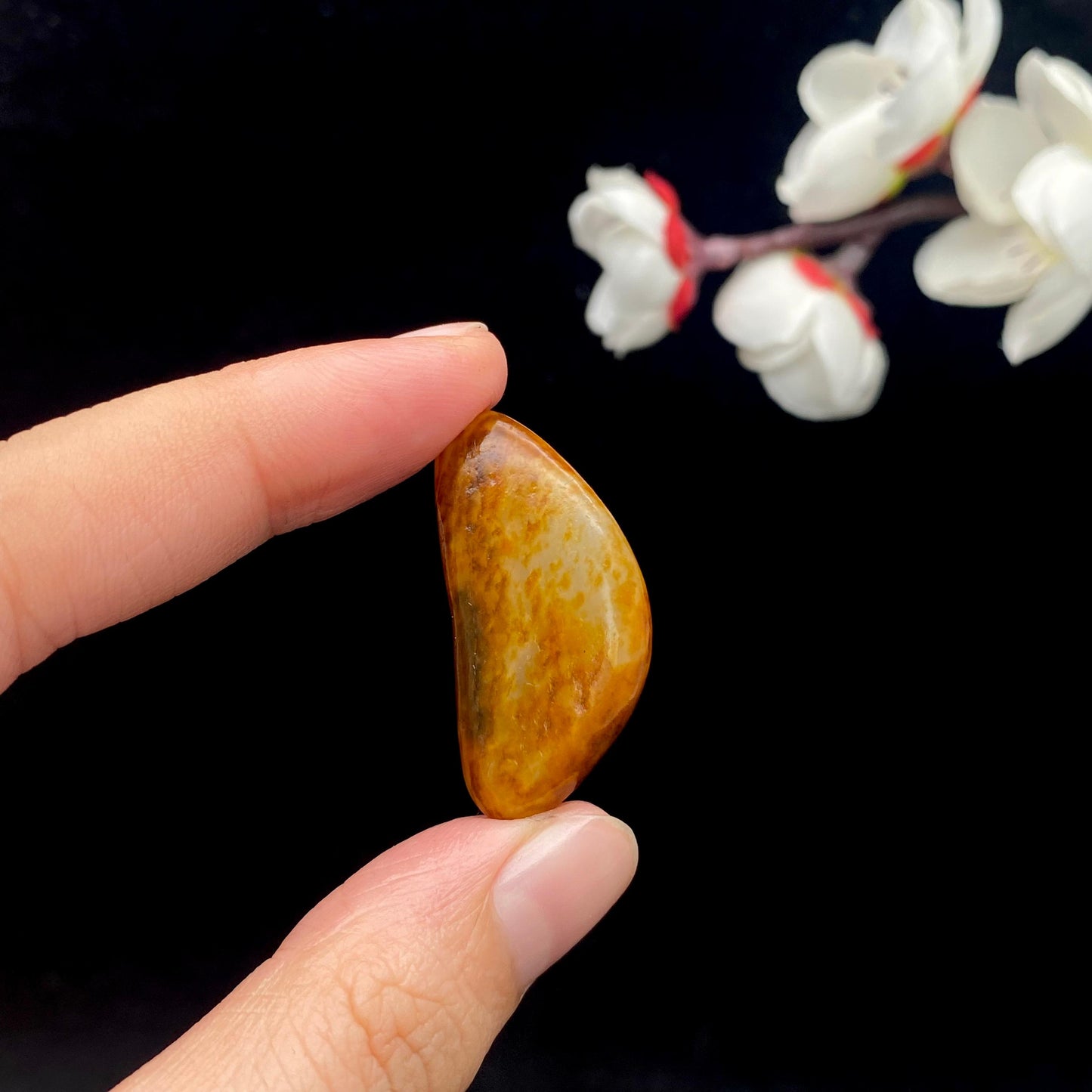和田玉洒红皮籽料原石(8.7g)