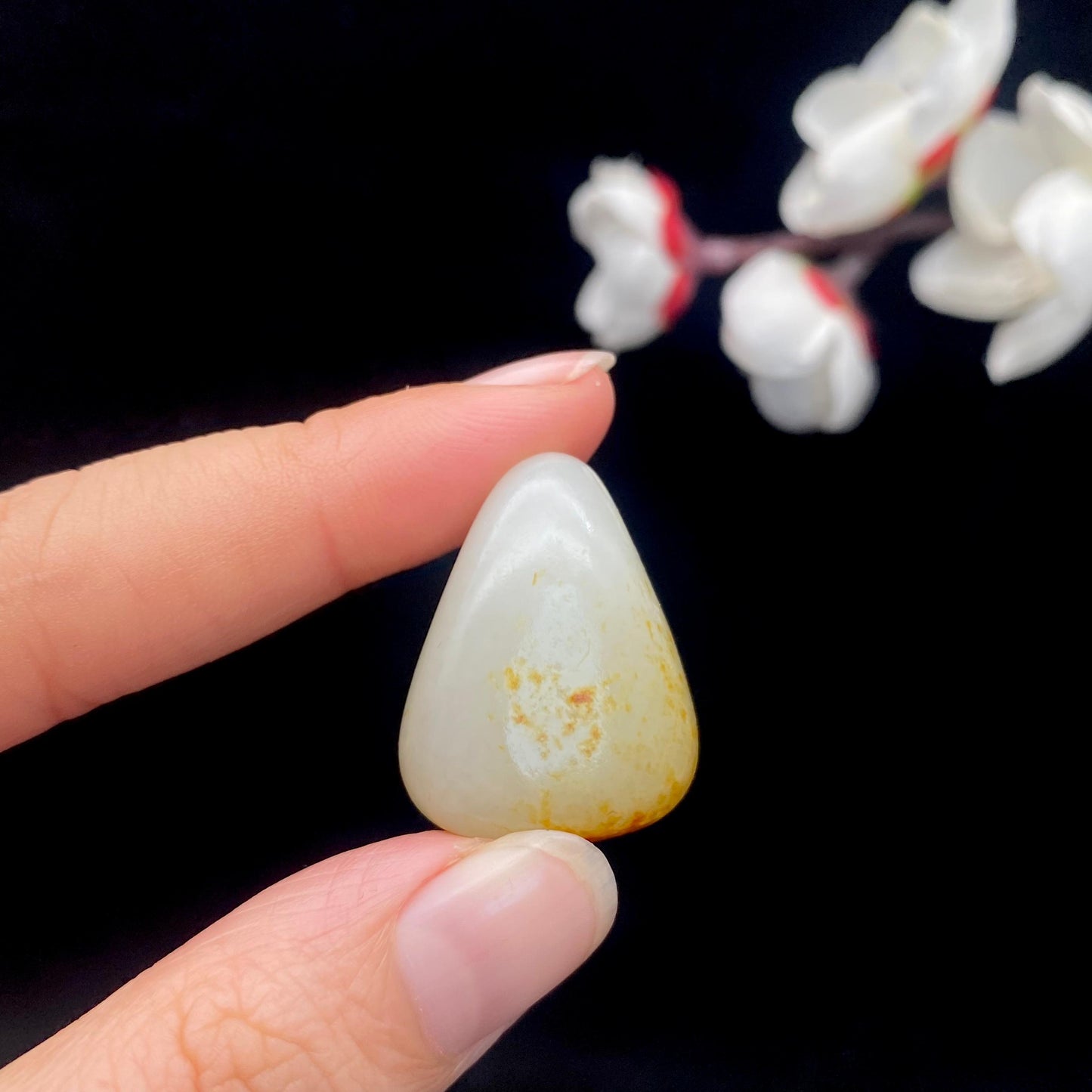 和田玉聚红皮籽料原石(16.1g)