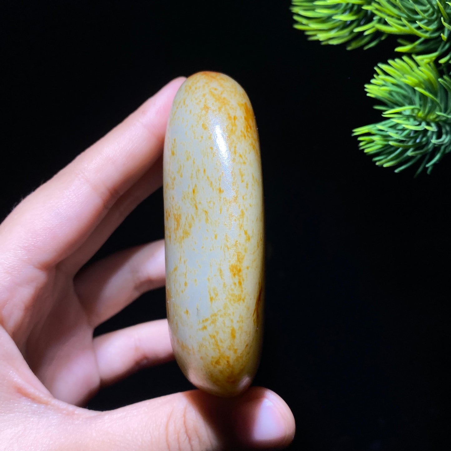 和田玉红皮籽料原石(224.8g)