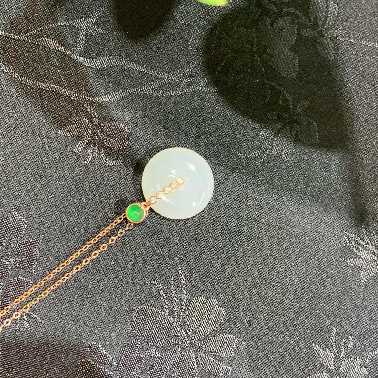 18k金羊脂白玉玉扣项链(4.4g)