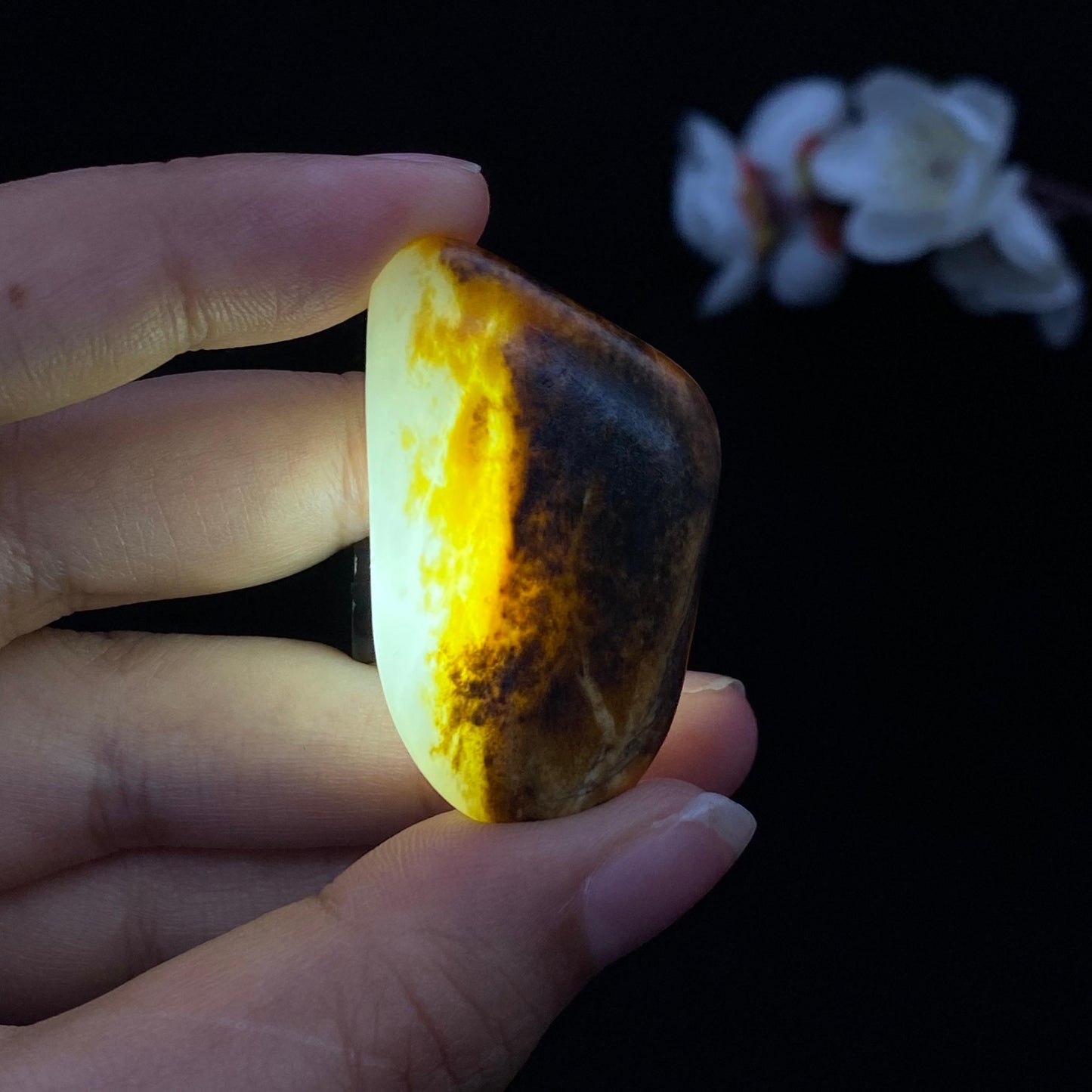 和田玉黑黄皮籽料原石(27.6g)