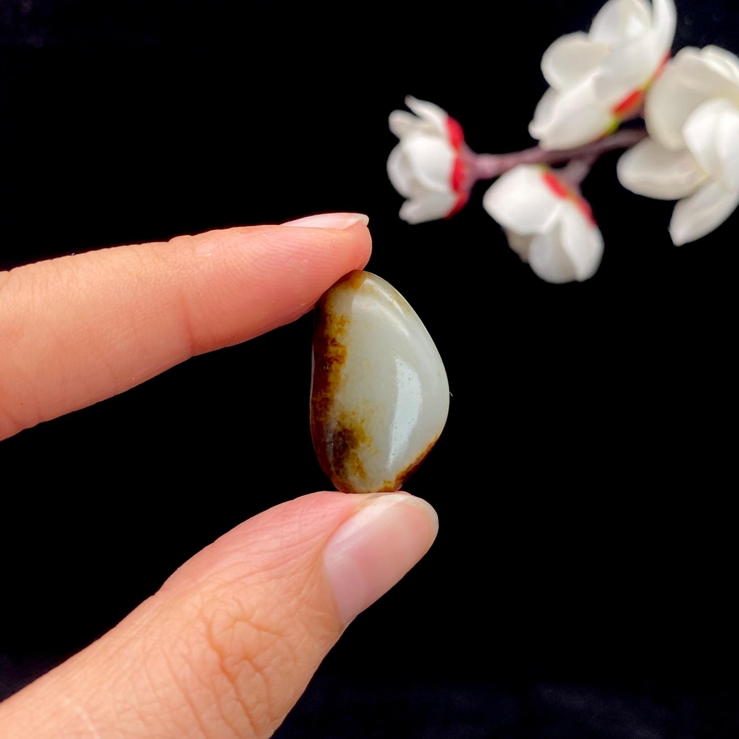和田玉聚黄皮籽料原石(4.4g)