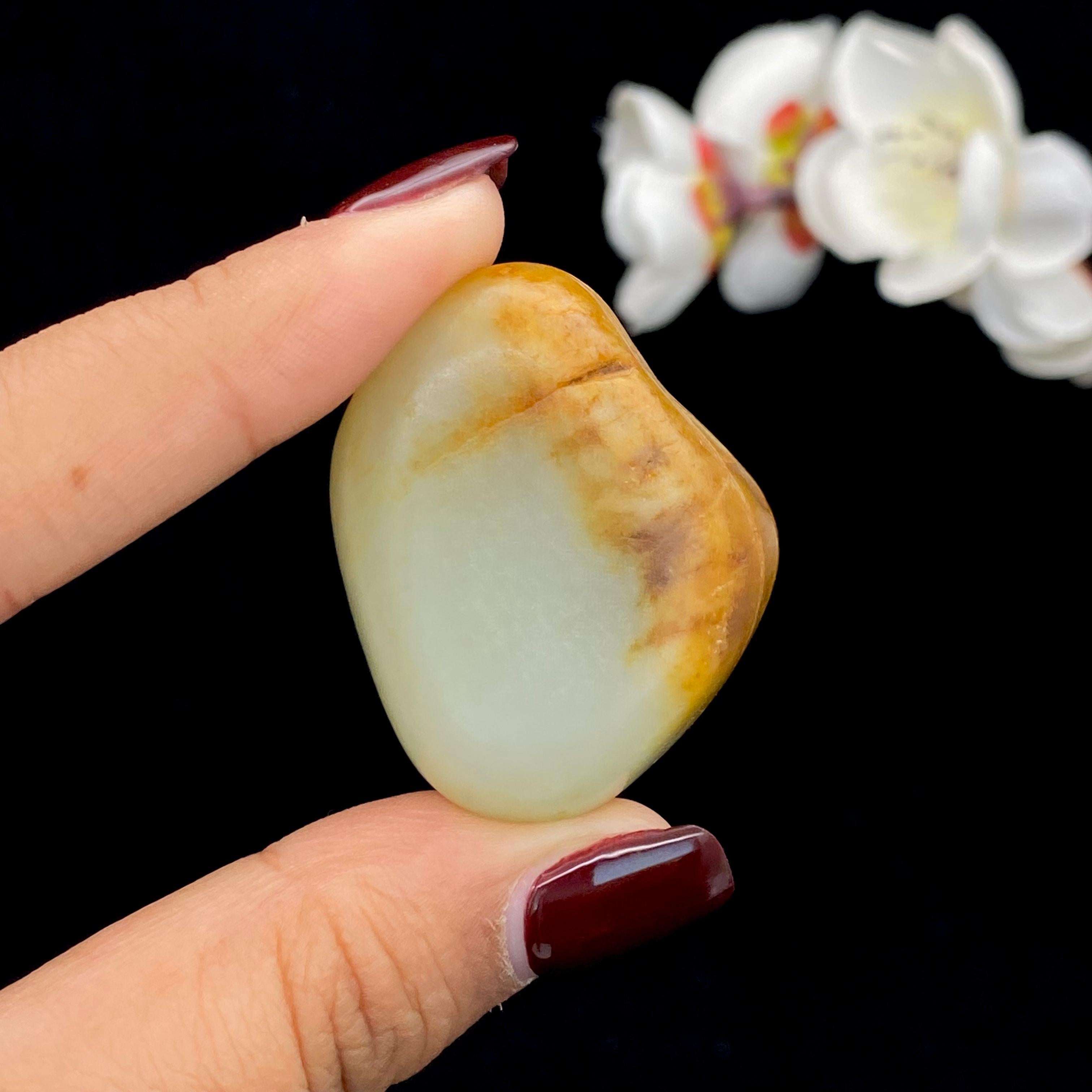 和田玉聚黄皮籽料原石(44.8g)