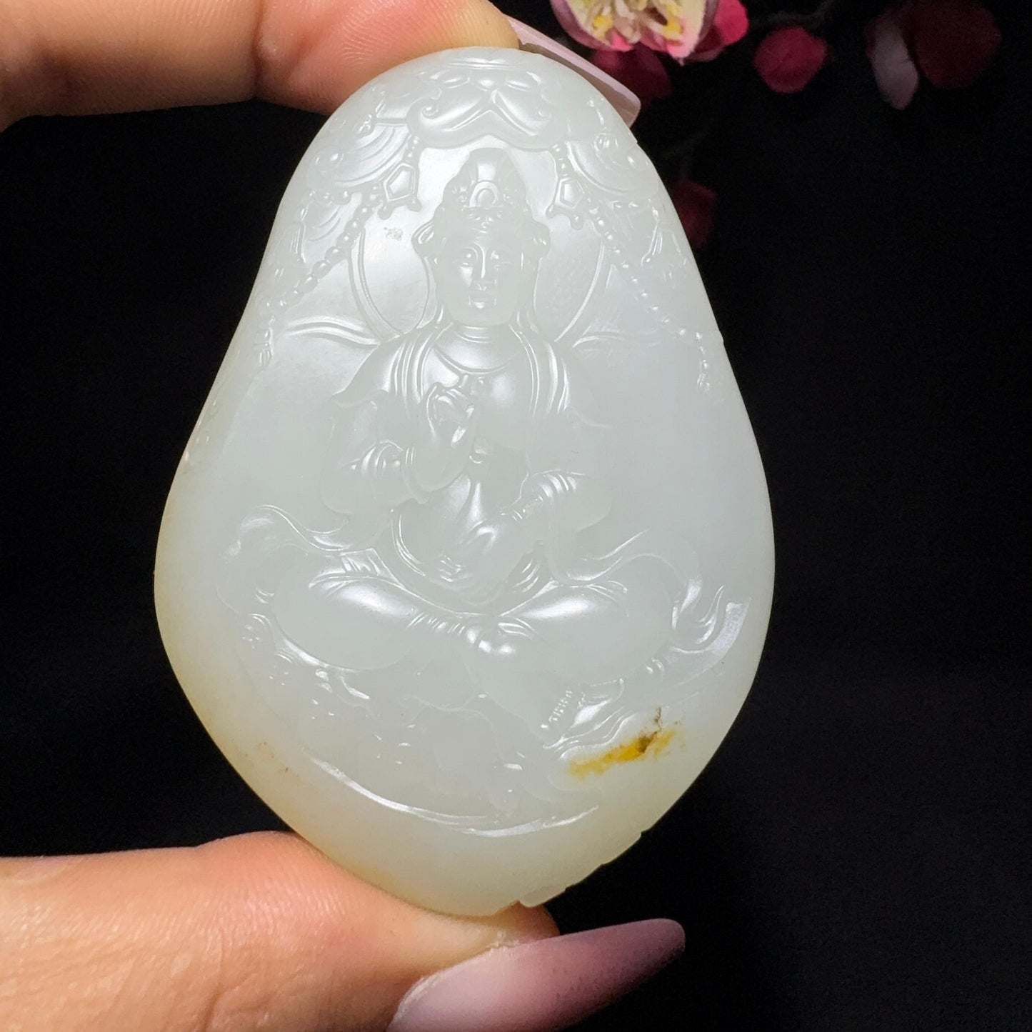和田玉籽料挂件莲花观音(75.7g)