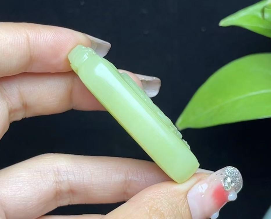 新疆和田玉若羌黄口料下山虎(33.4g)