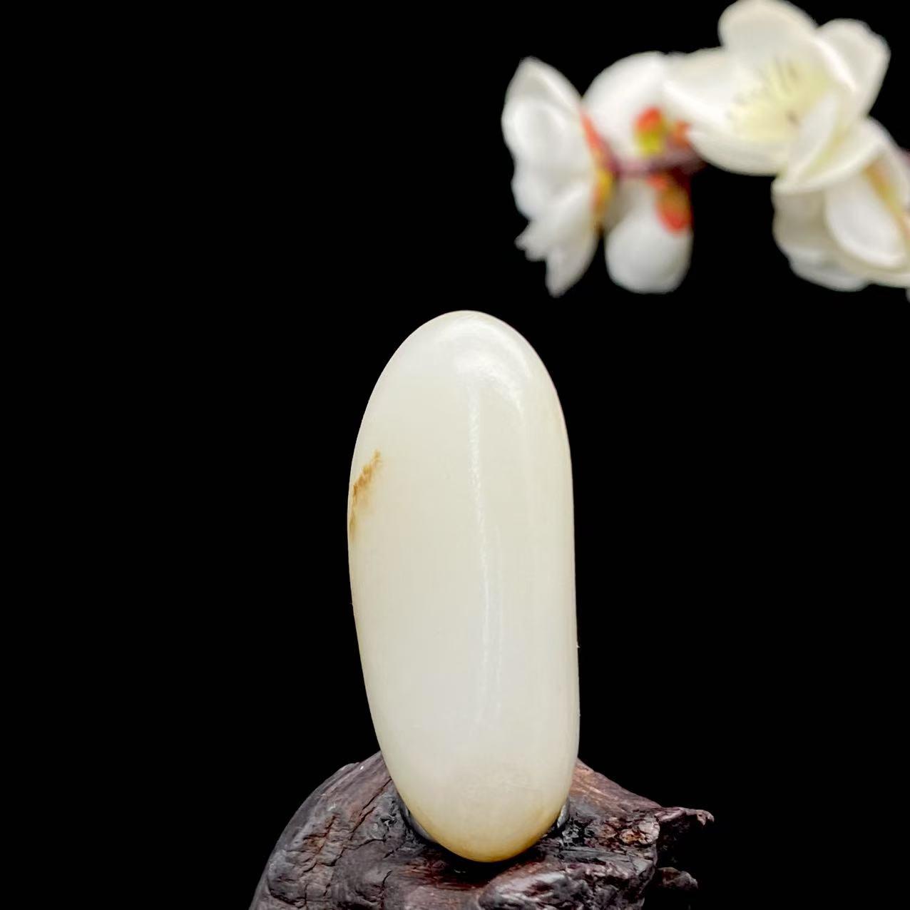 和田玉秋梨皮籽料挂件(23g)