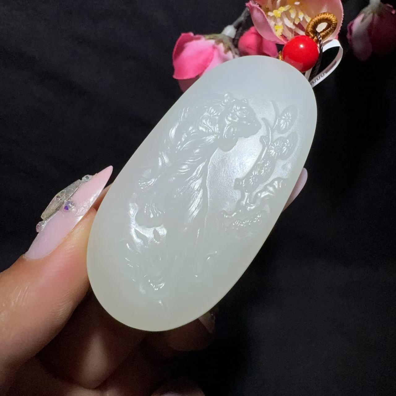 和田玉白玉挂件虎虎生威(41.0g)