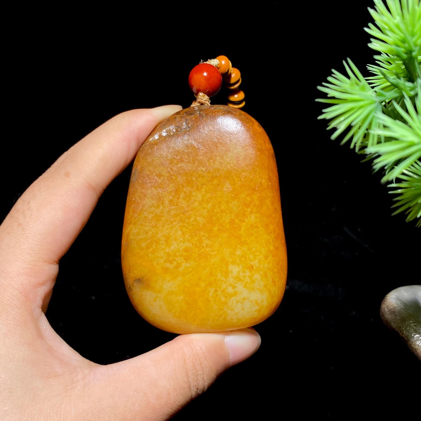 和田玉籽料悟道把件(105.7g)