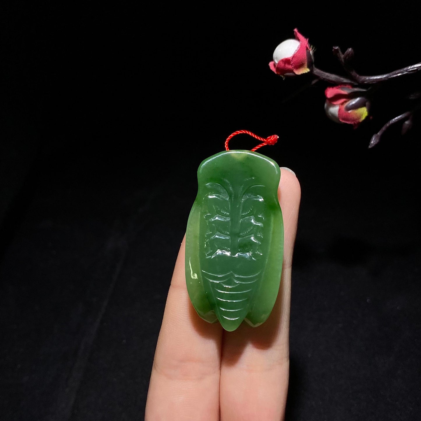 碧玉菠菜绿一鸣惊人挂件(14.6g)